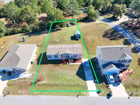 A home in DeFuniak Springs