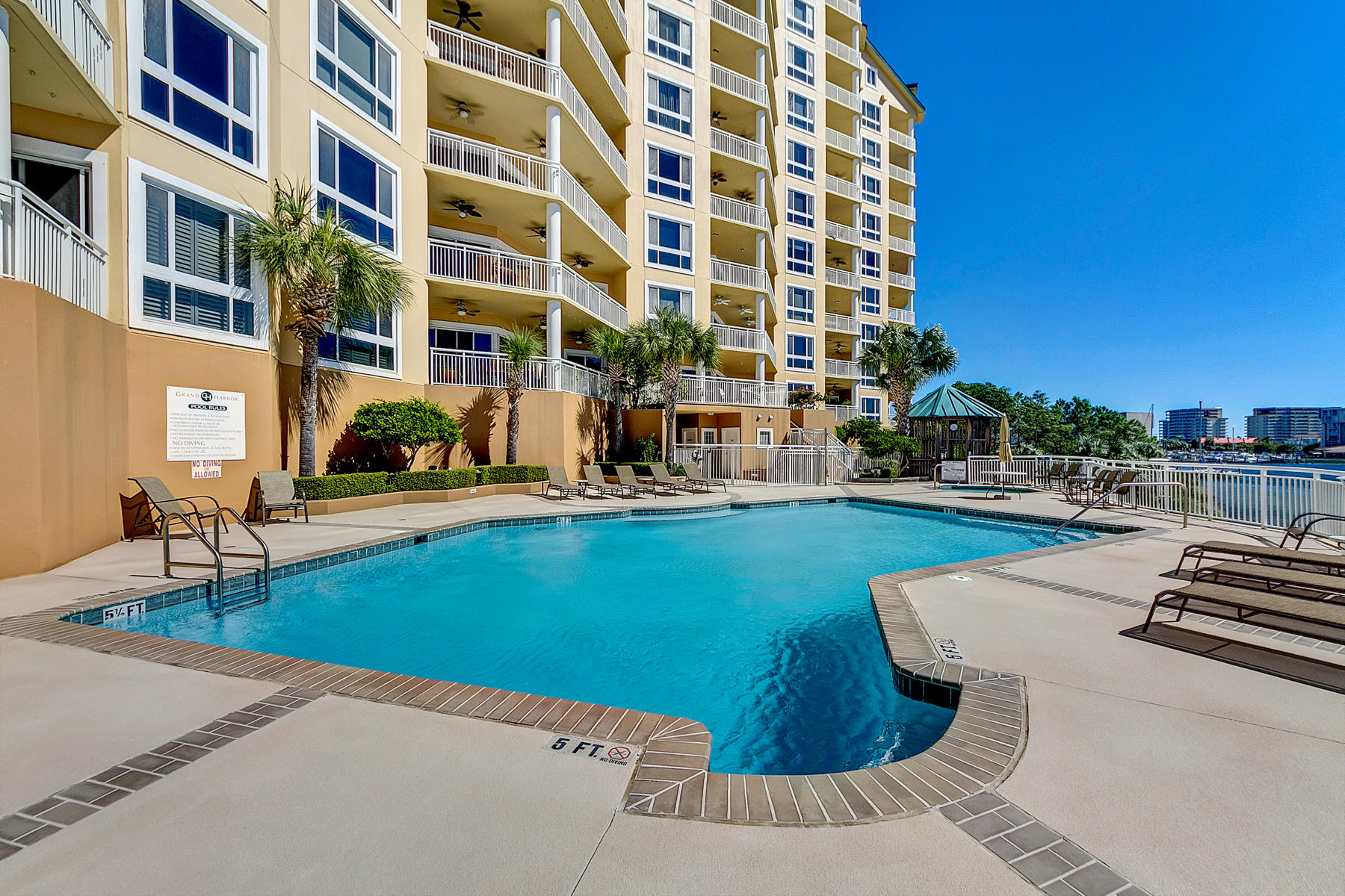 GRAND HARBOR - Residential