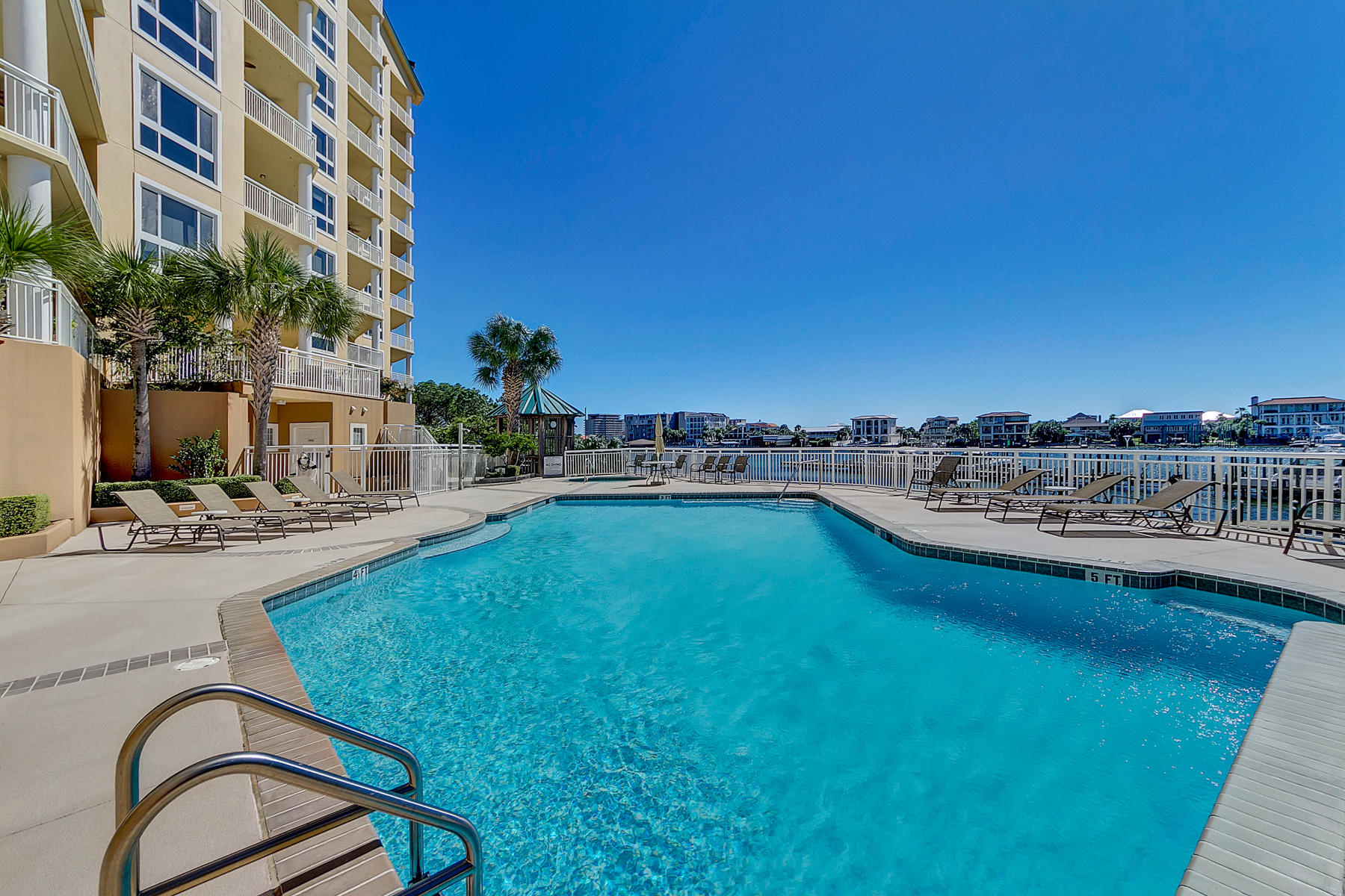 GRAND HARBOR - Residential