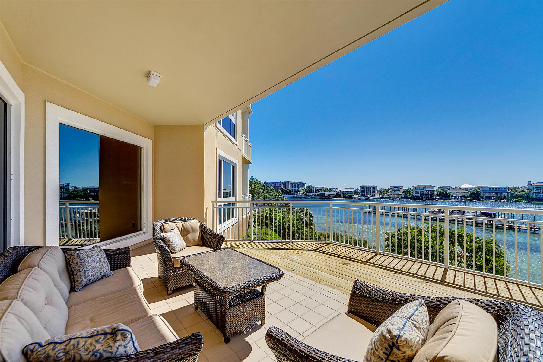 GRAND HARBOR - Residential