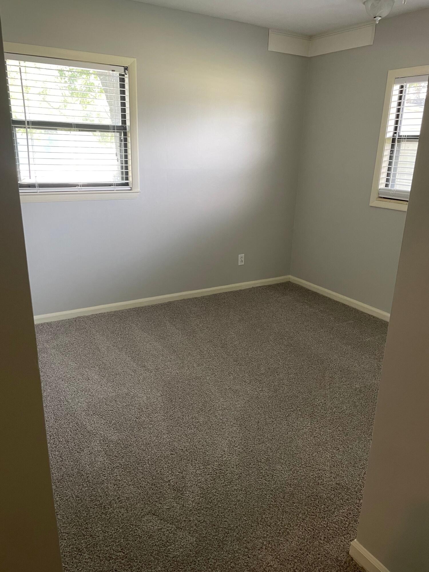 ELLIOTT POINT 10TH ADDNLOT 29   BLK  18 - Residential Lease