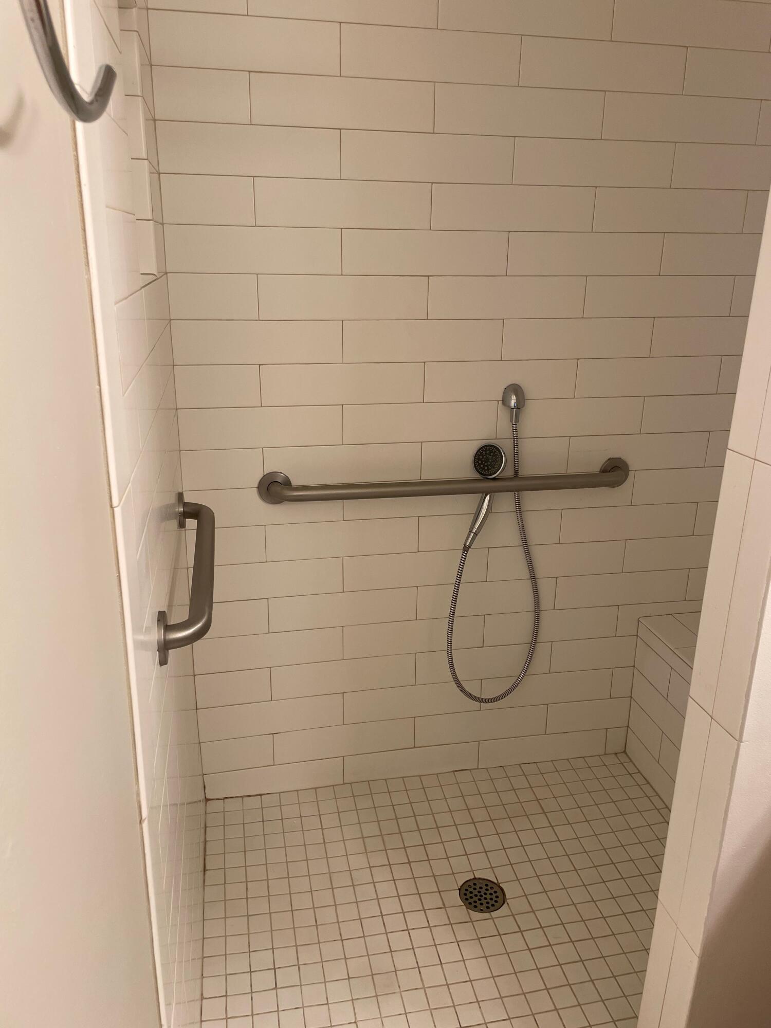 ELLIOTT POINT 10TH ADDNLOT 29   BLK  18 - Residential Lease