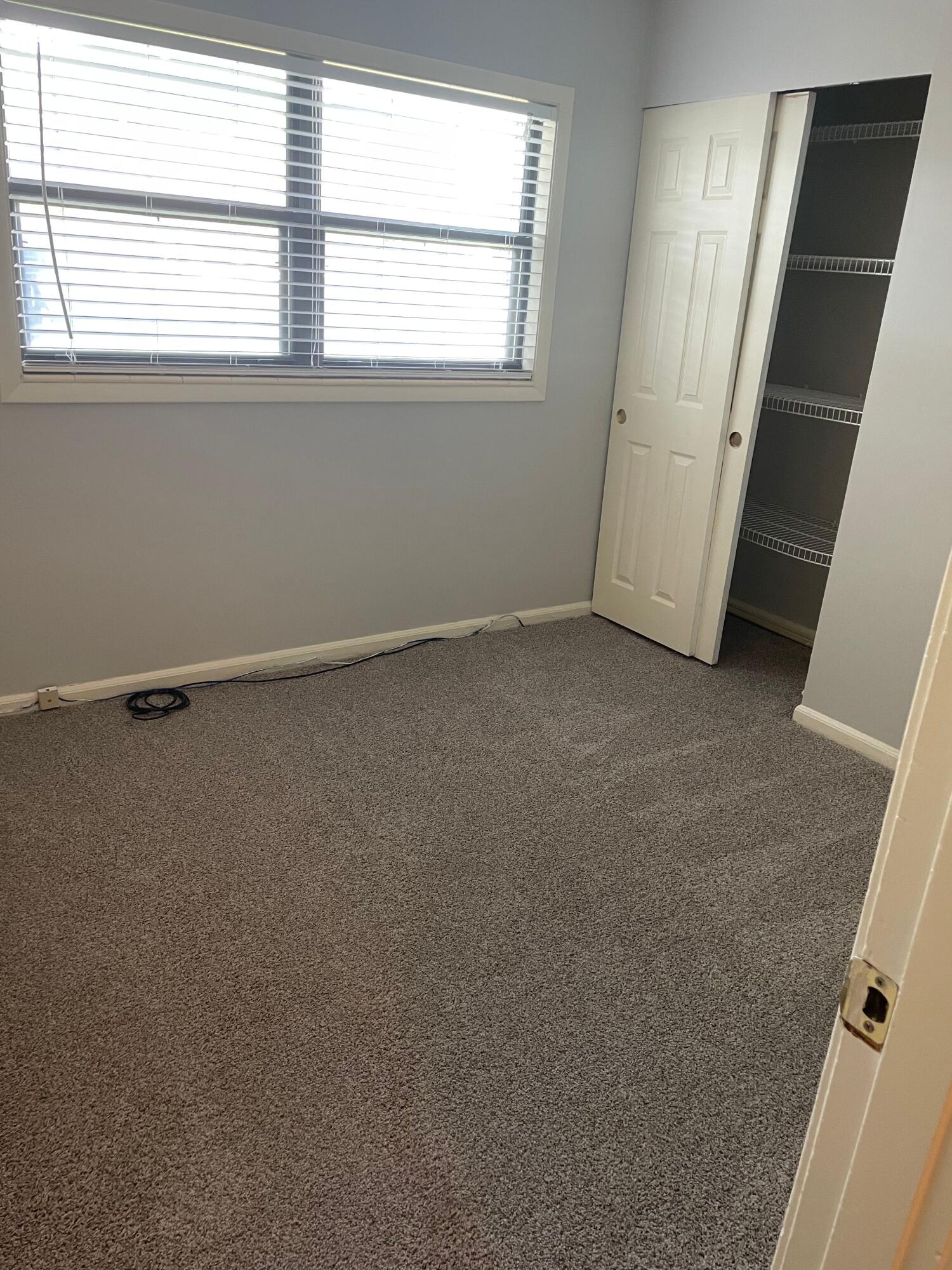 ELLIOTT POINT 10TH ADDNLOT 29   BLK  18 - Residential Lease