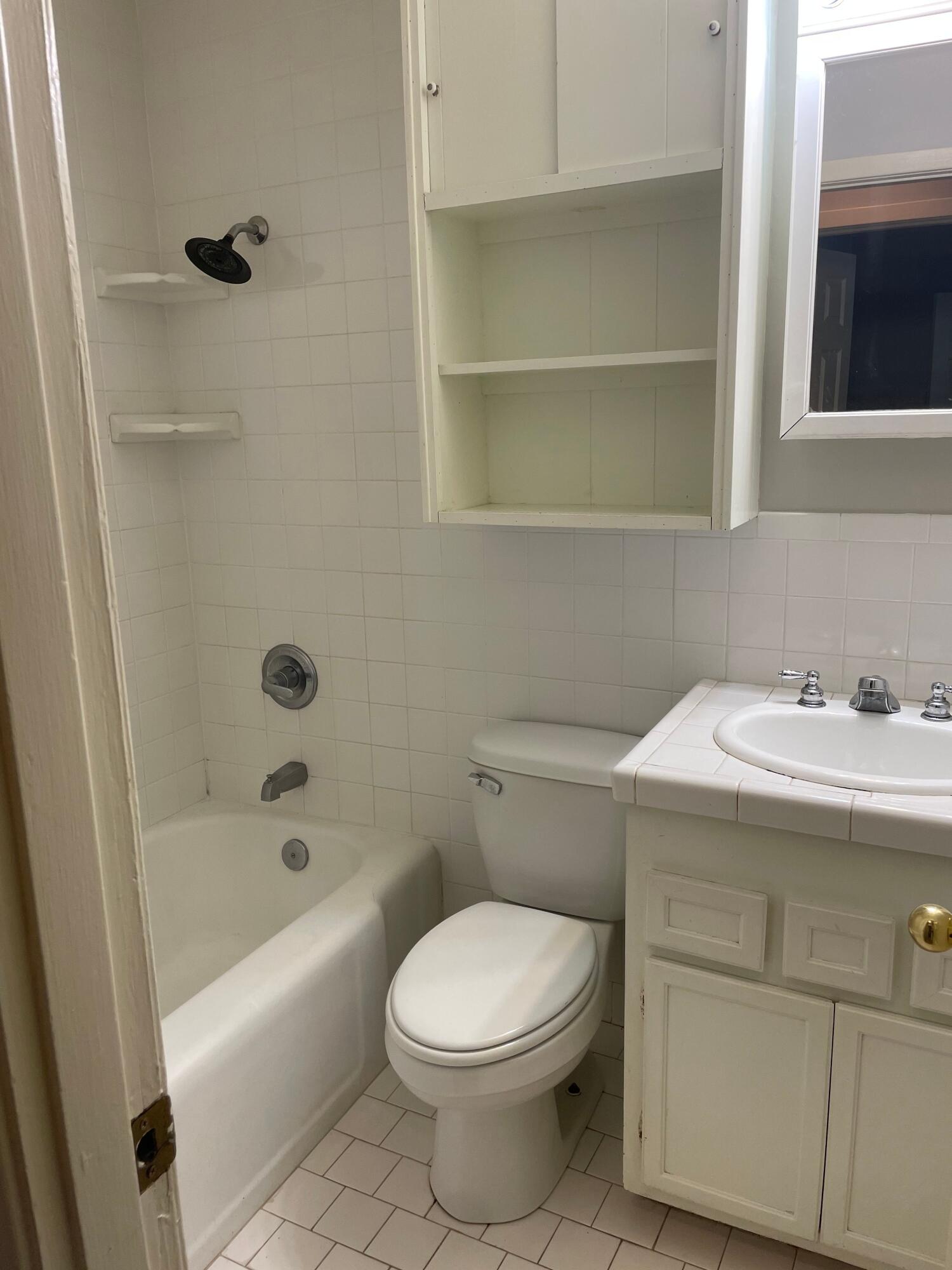 ELLIOTT POINT 10TH ADDNLOT 29   BLK  18 - Residential Lease