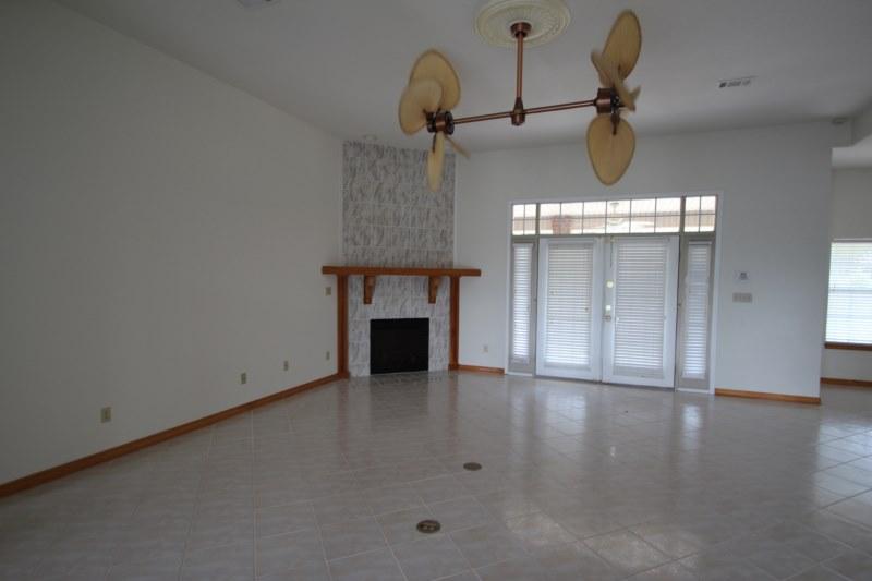 COUNTRY CLUB ESTATES PH 2 - Residential