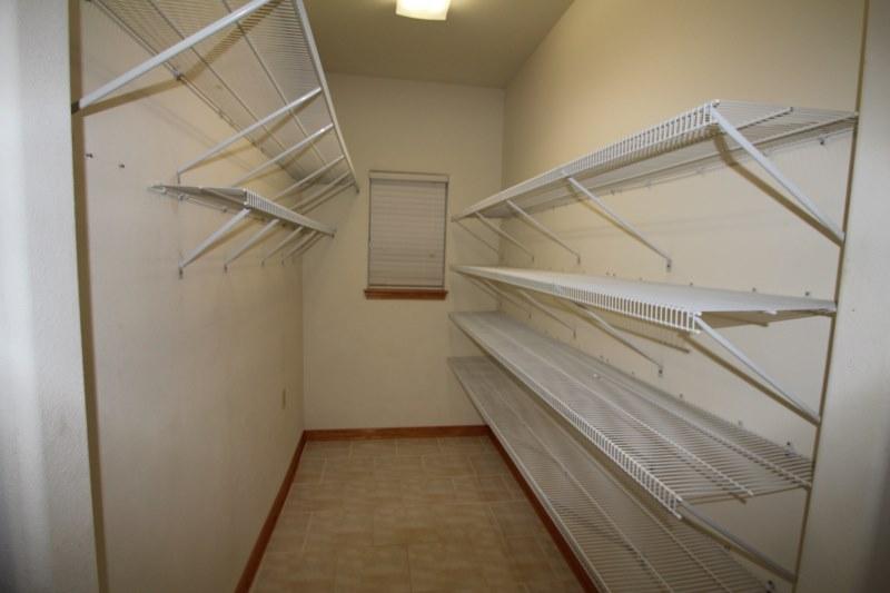 COUNTRY CLUB ESTATES PH 2 - Residential