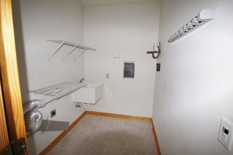 COUNTRY CLUB ESTATES PH 2 - Residential