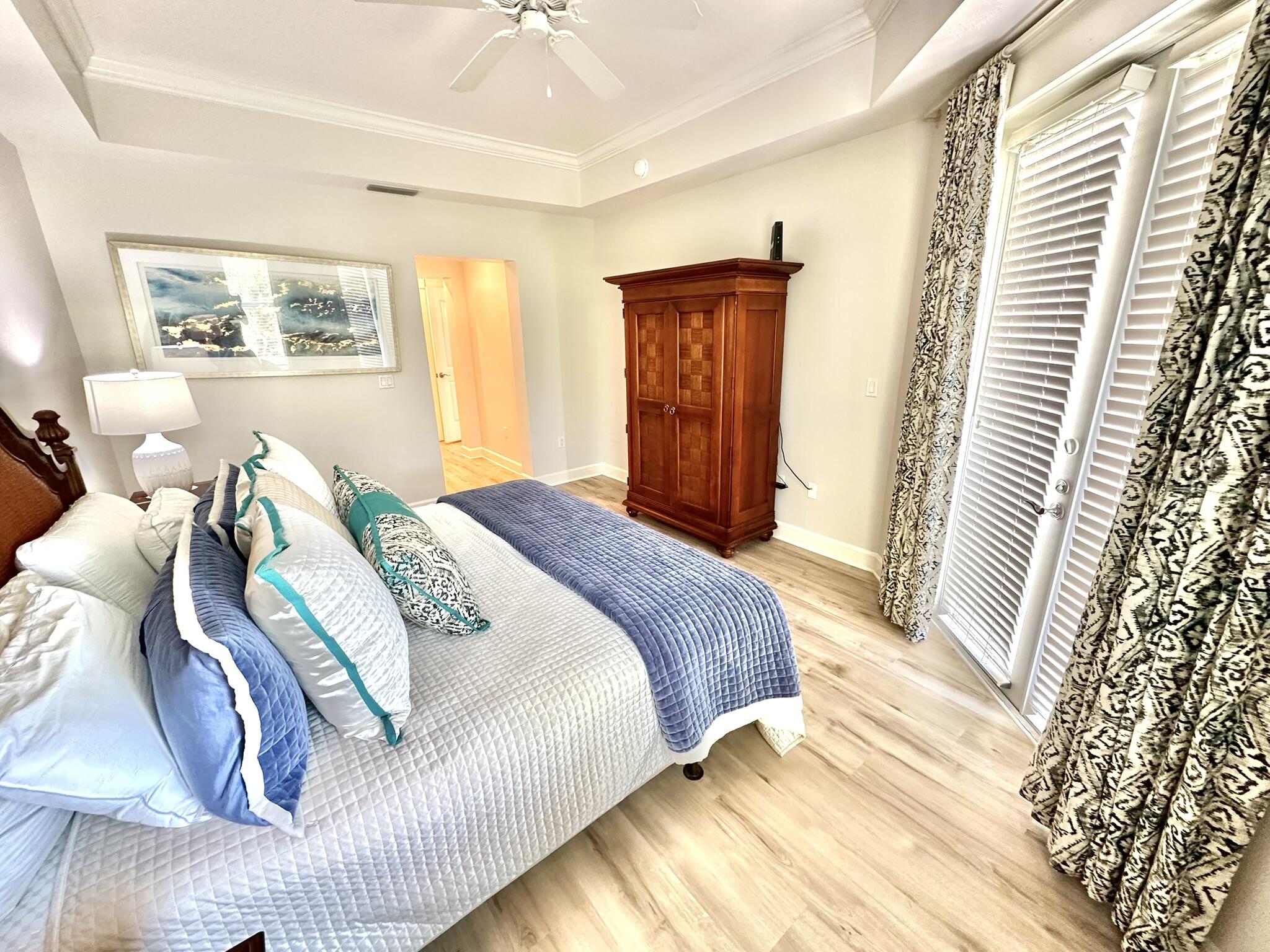 PINE RIDGE VILLAS - Residential