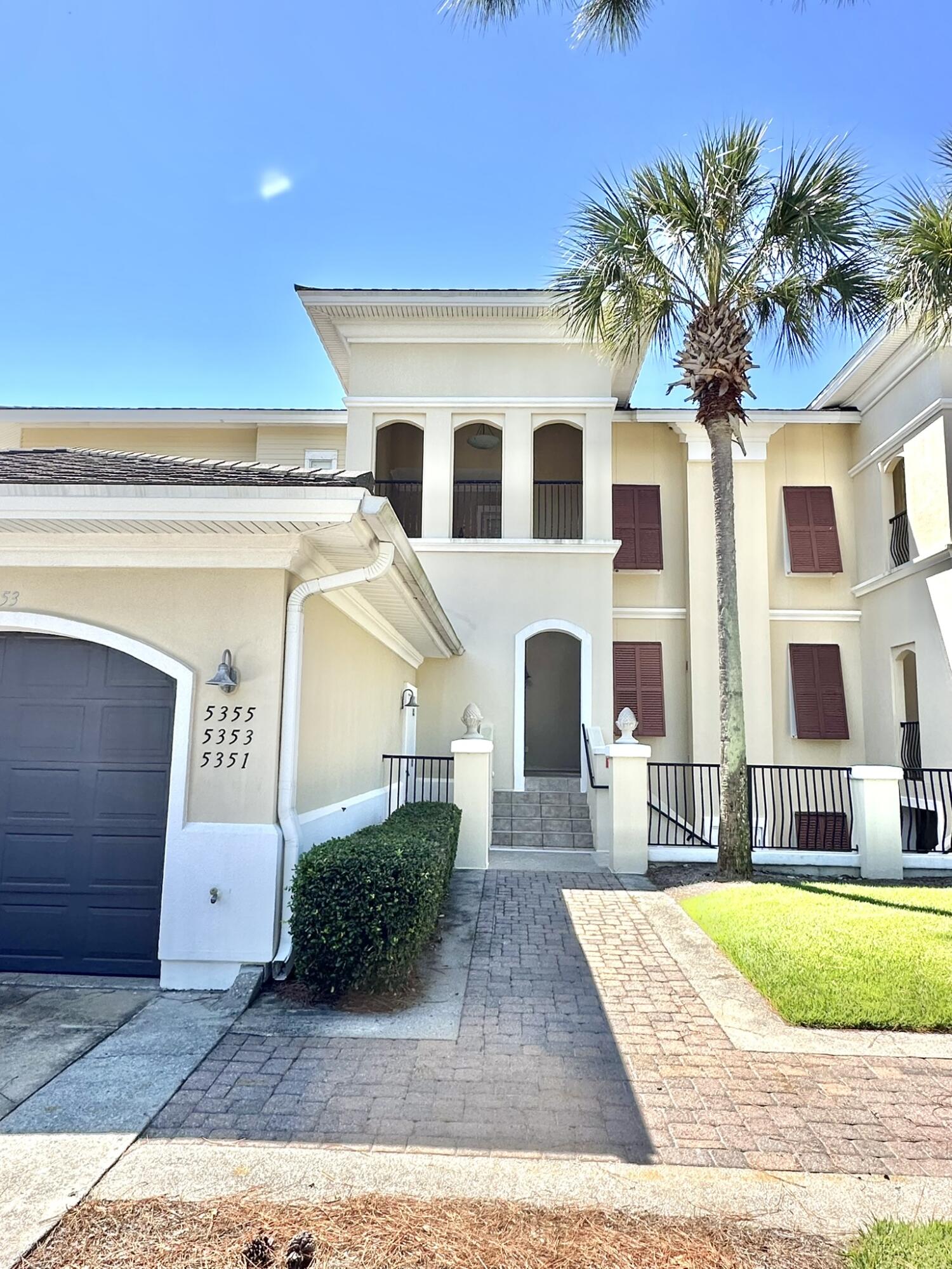 PINE RIDGE VILLAS - Residential