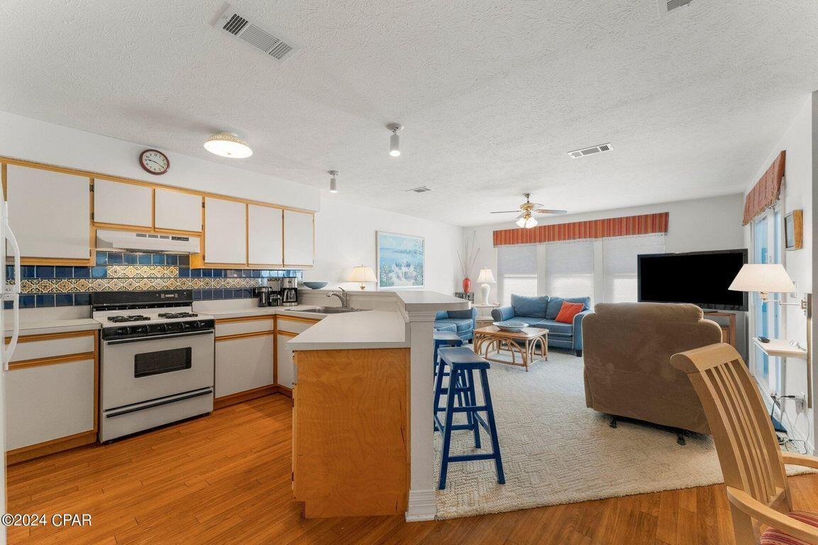 HARBOUR TOWNE - Residential