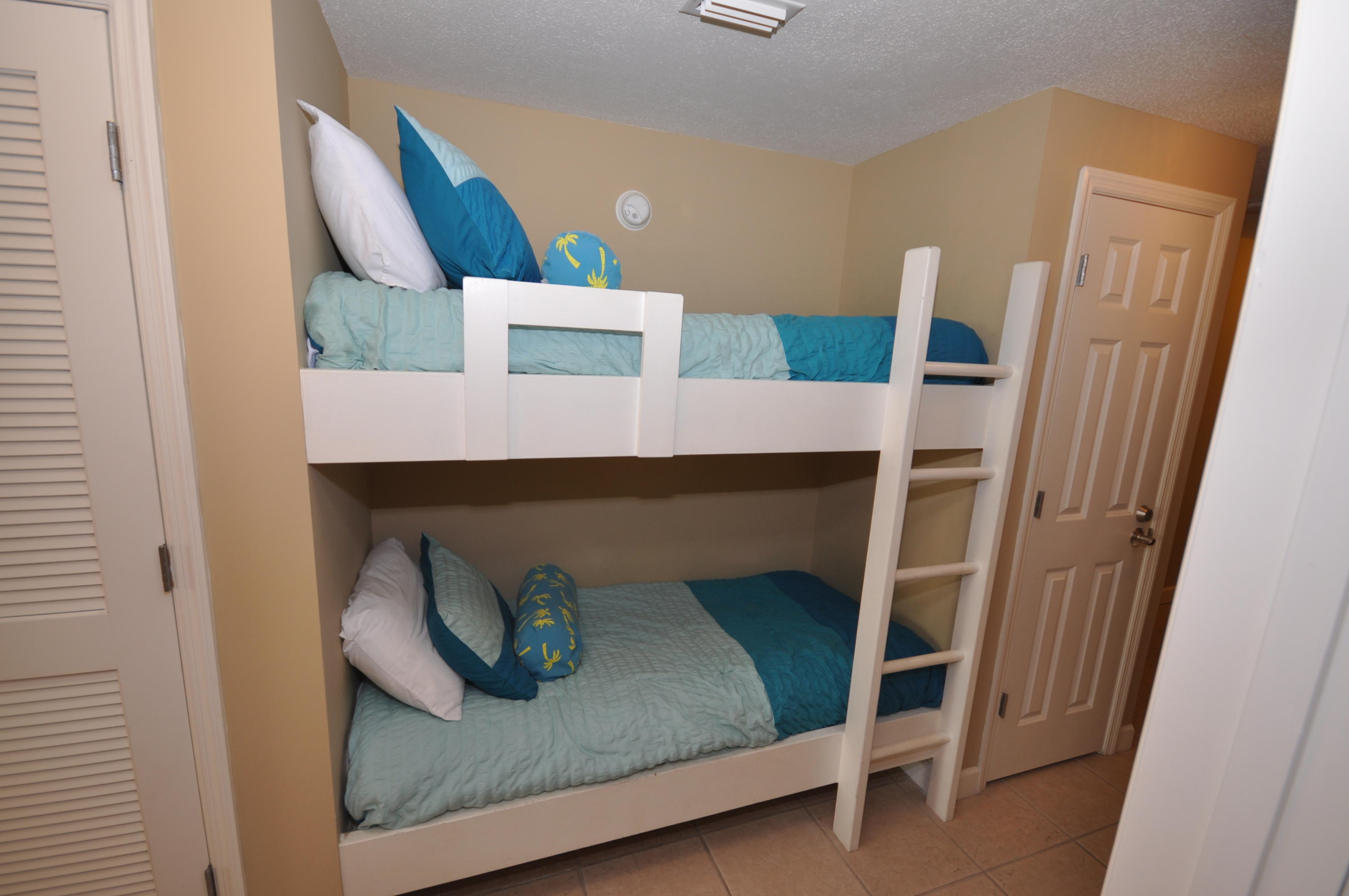 SEYCHELLES RESORT CONDO - Residential