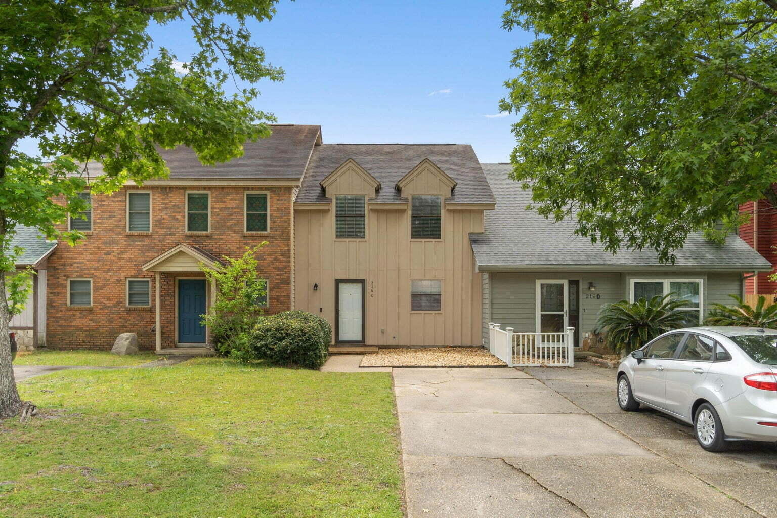 CLOVERDALE LAKE - Residential Lease