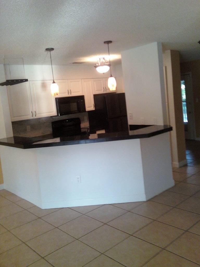 LAKESIDE CONDO AT BLUEWATER BA - Residential