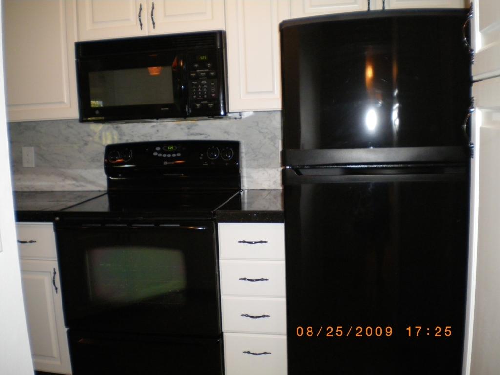 LAKESIDE CONDO AT BLUEWATER BA - Residential