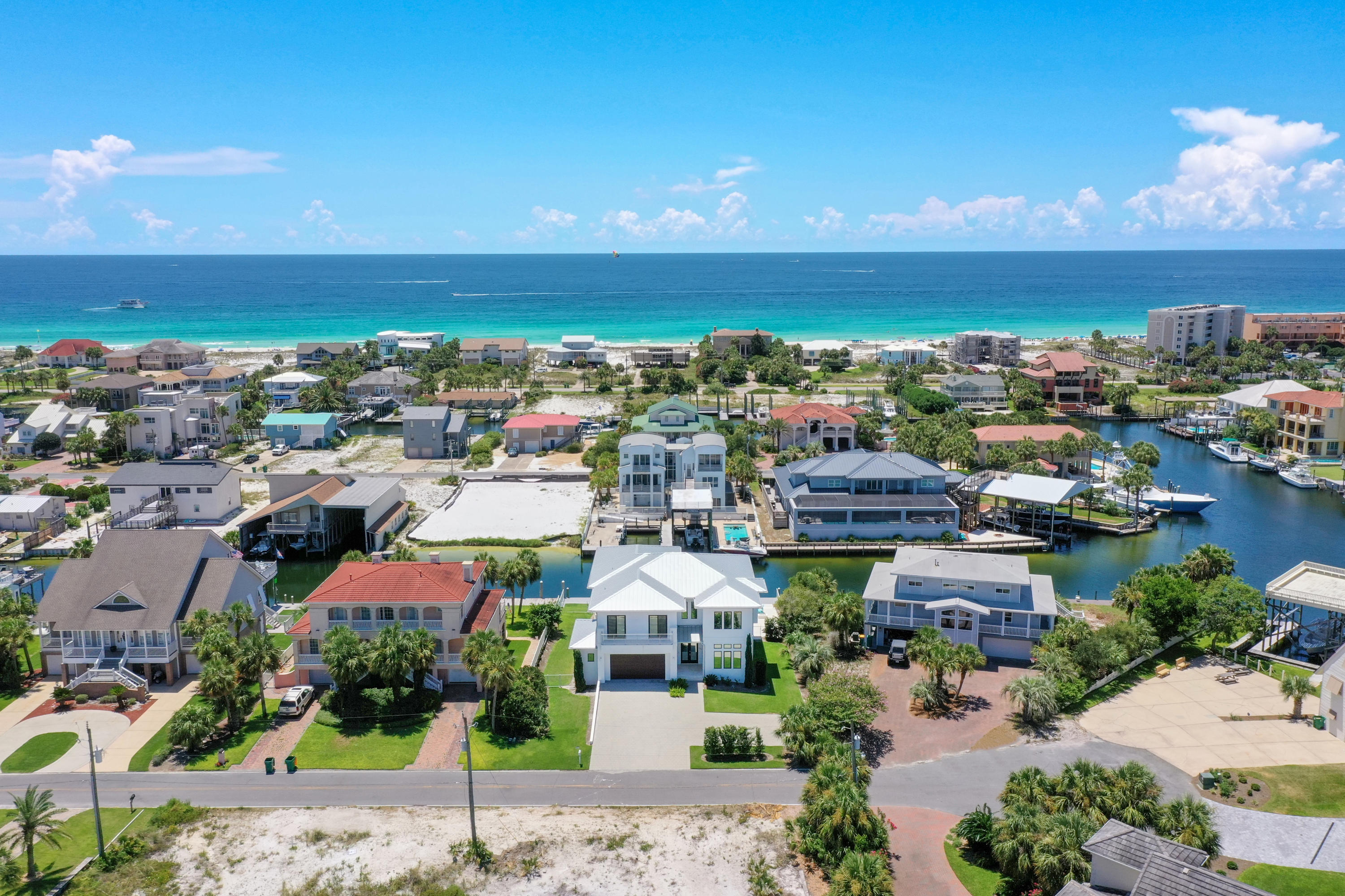 HOLIDAY ISLE - Residential