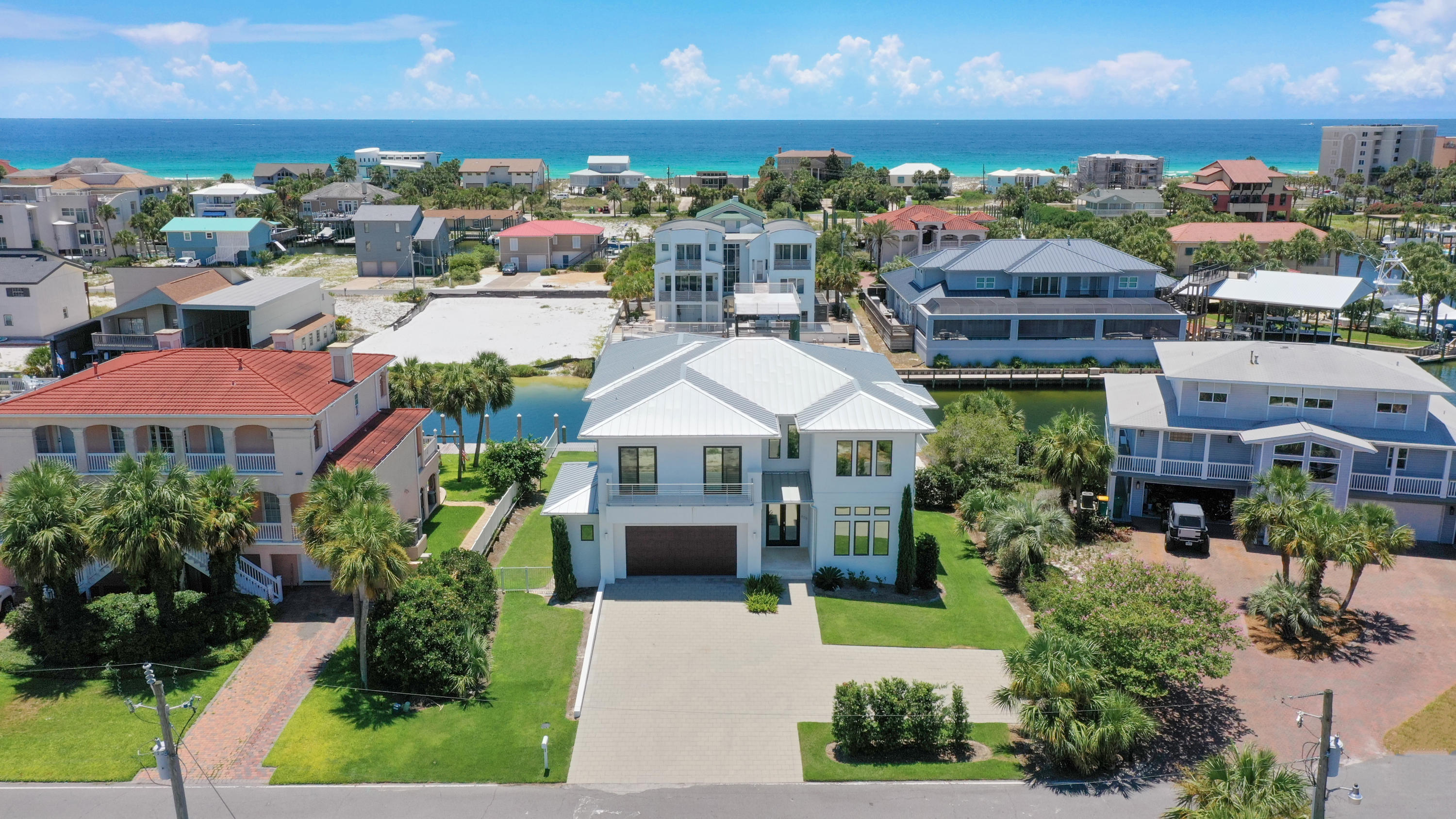 HOLIDAY ISLE - Residential