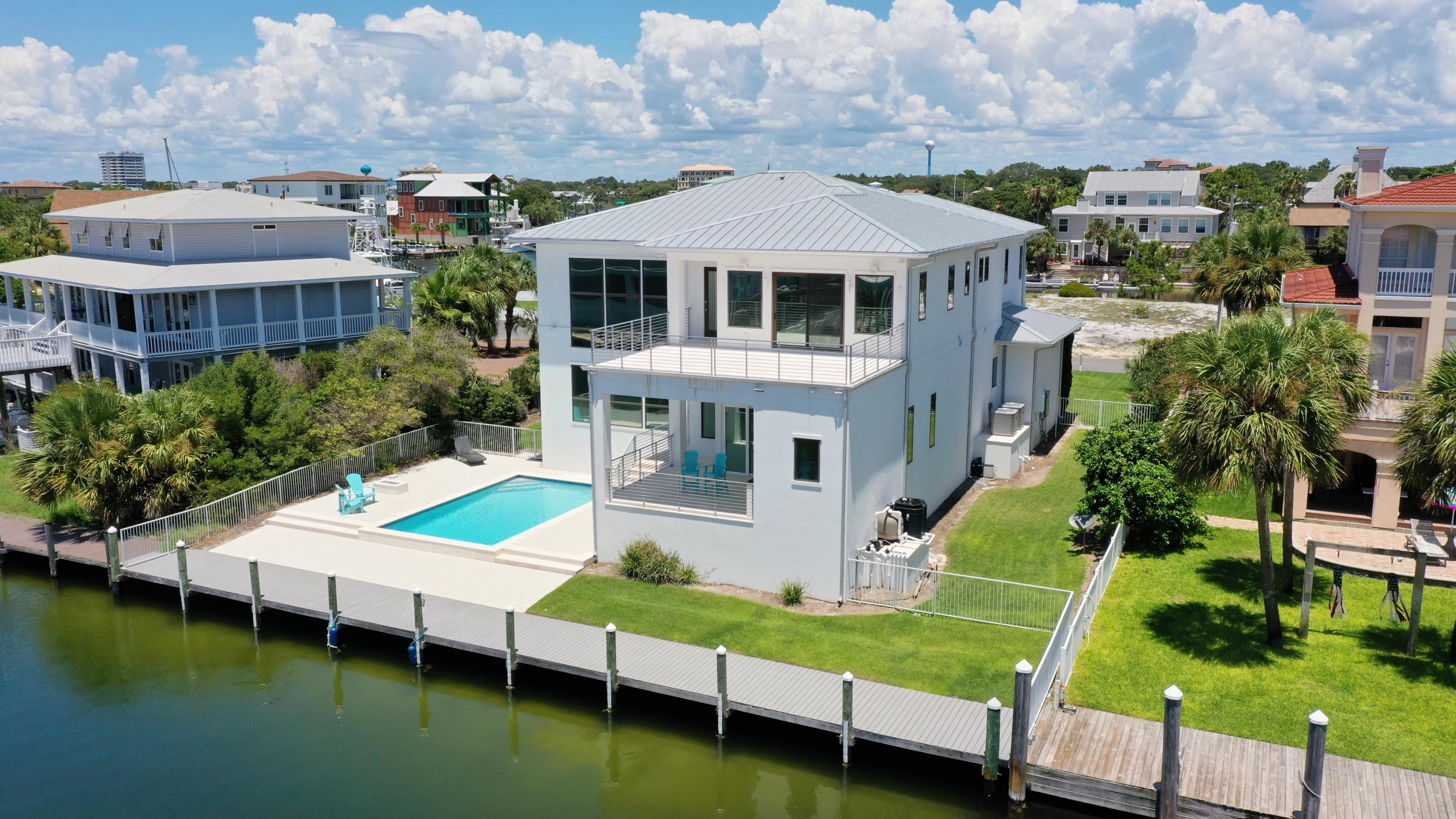 HOLIDAY ISLE - Residential