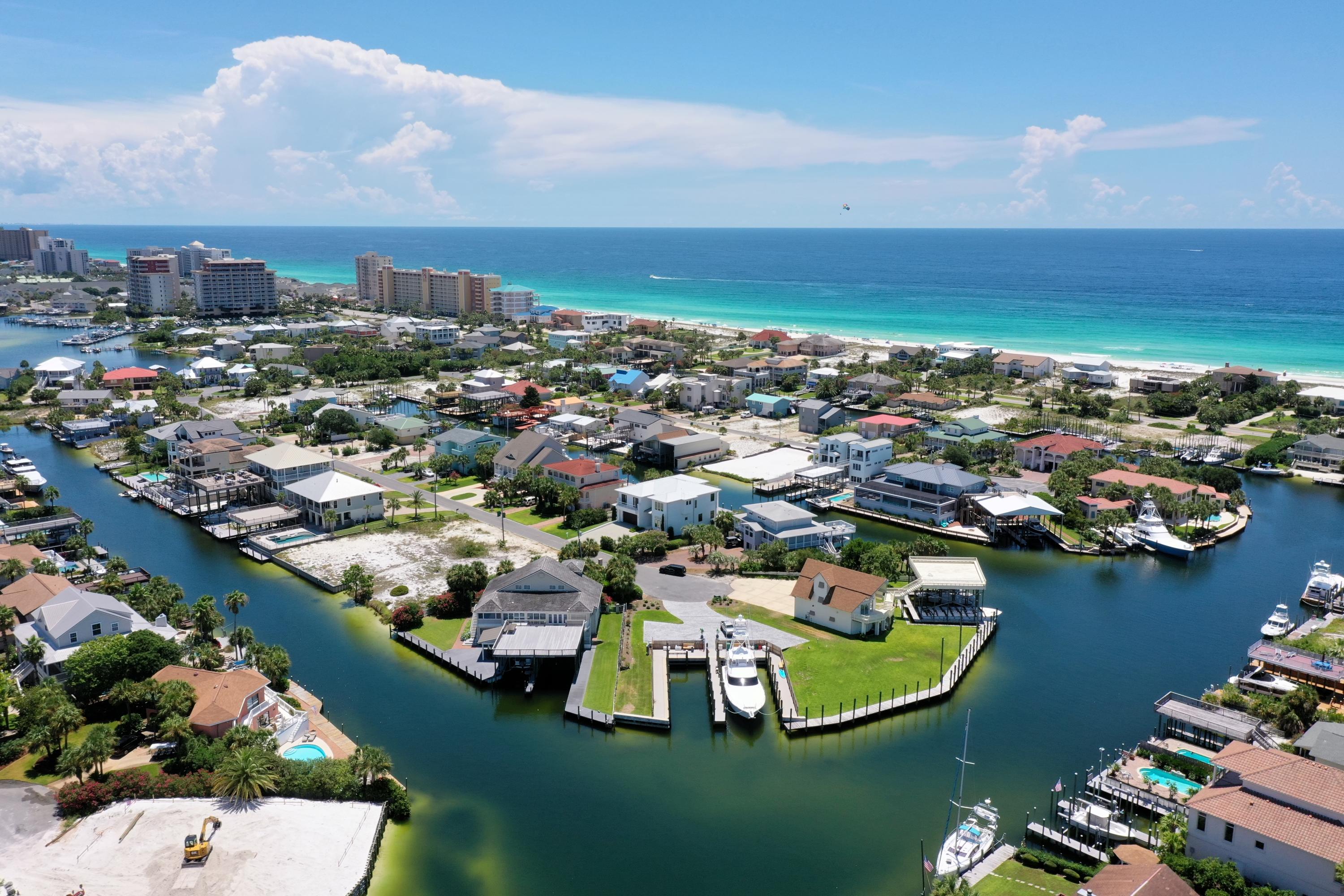 HOLIDAY ISLE - Residential