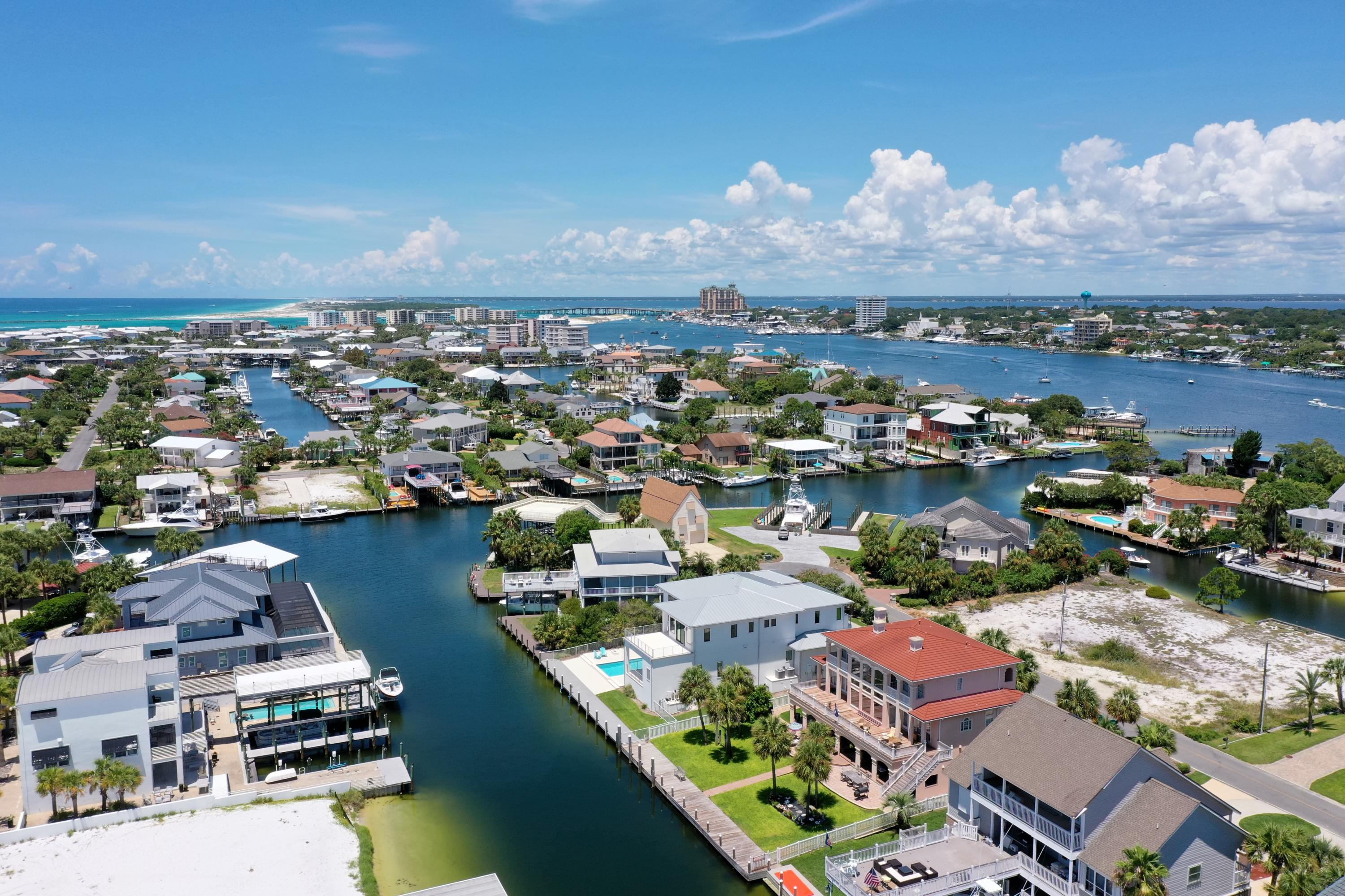 HOLIDAY ISLE - Residential
