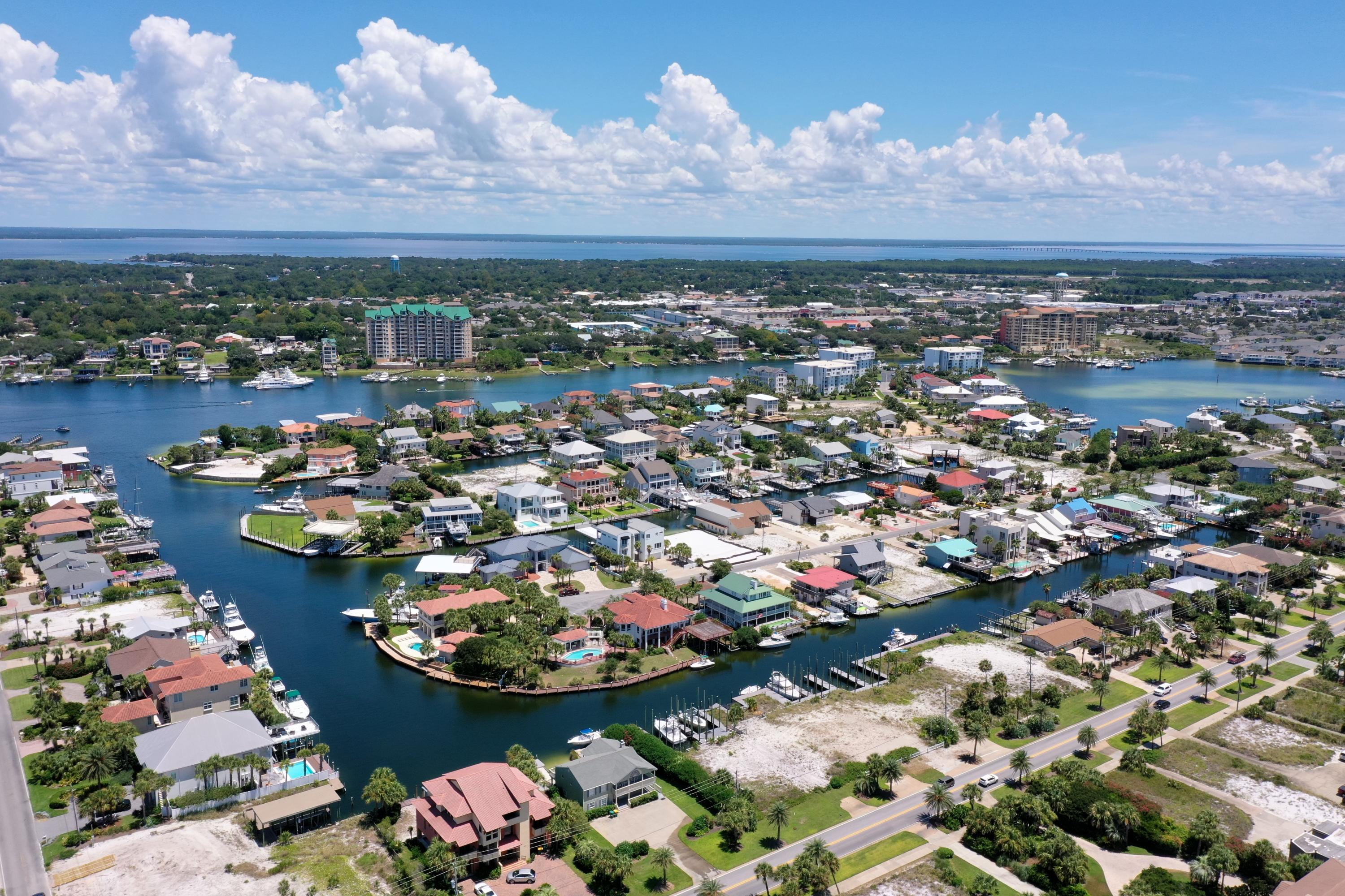 HOLIDAY ISLE - Residential