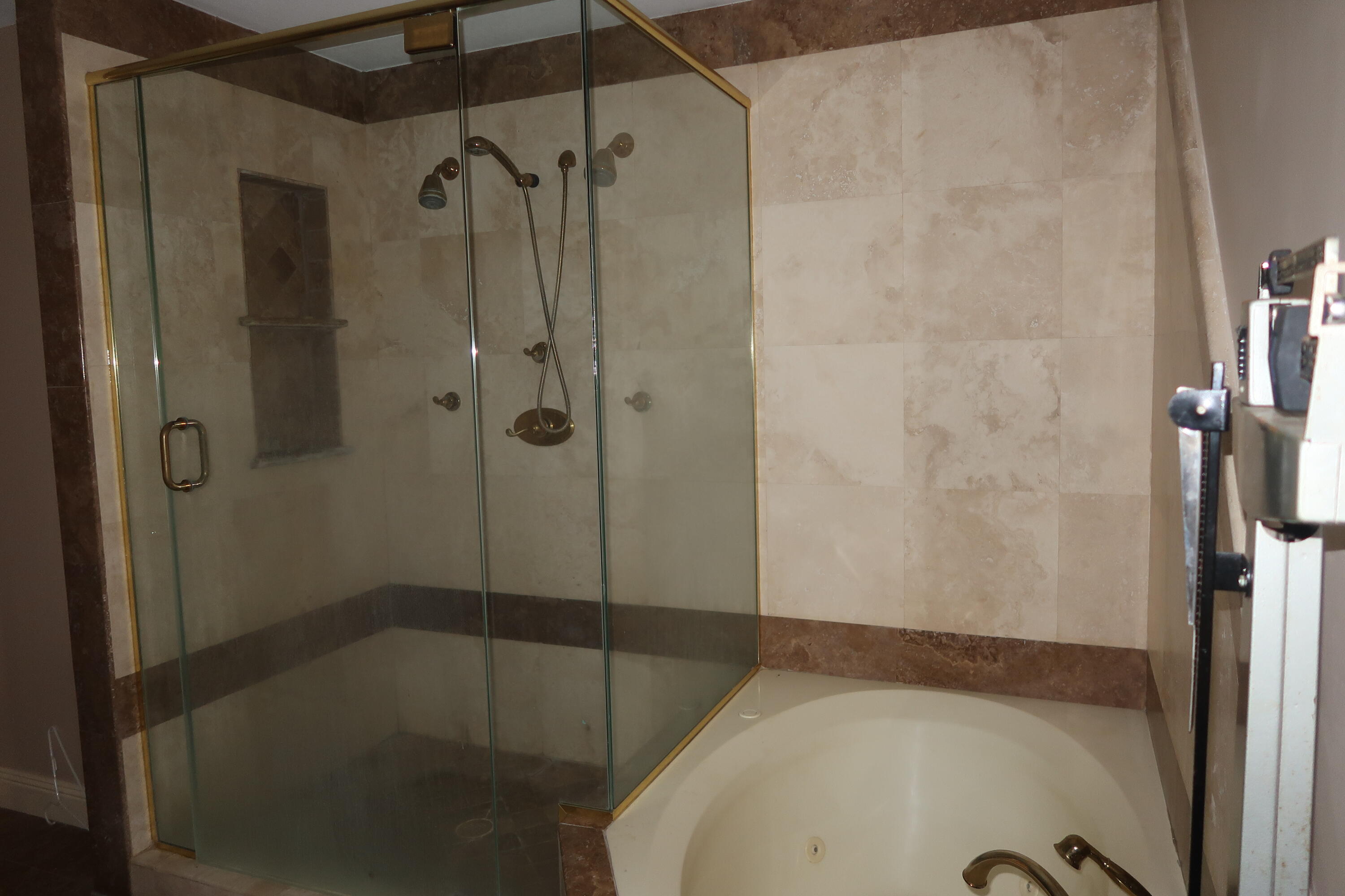 NEPTUNES RETREAT - Residential