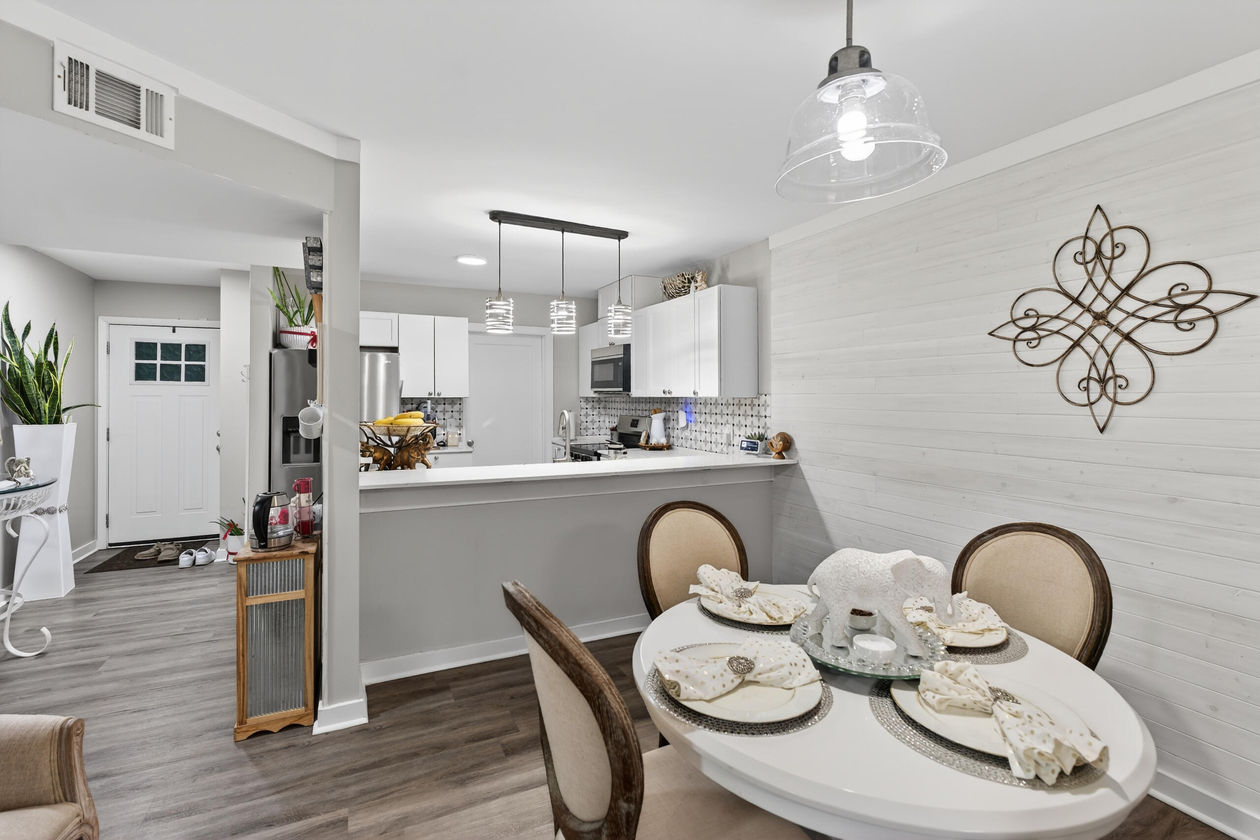 LINCOLN BAYOU PATIO HOMES - Residential