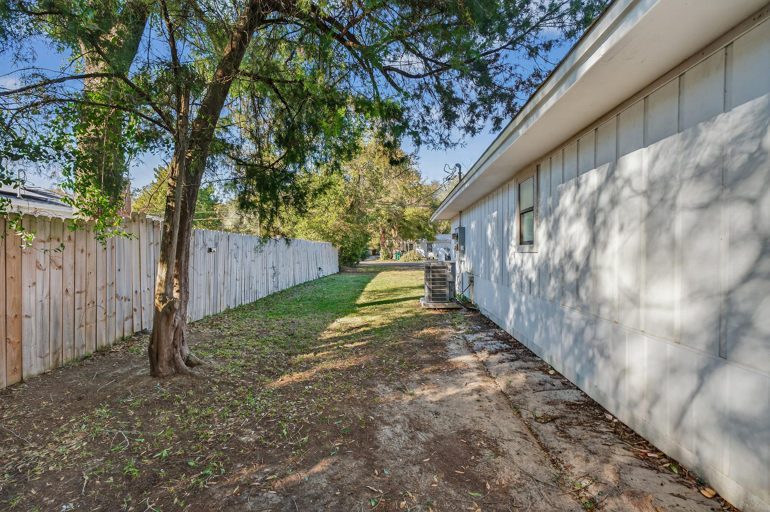 LINCOLN BAYOU PATIO HOMES - Residential