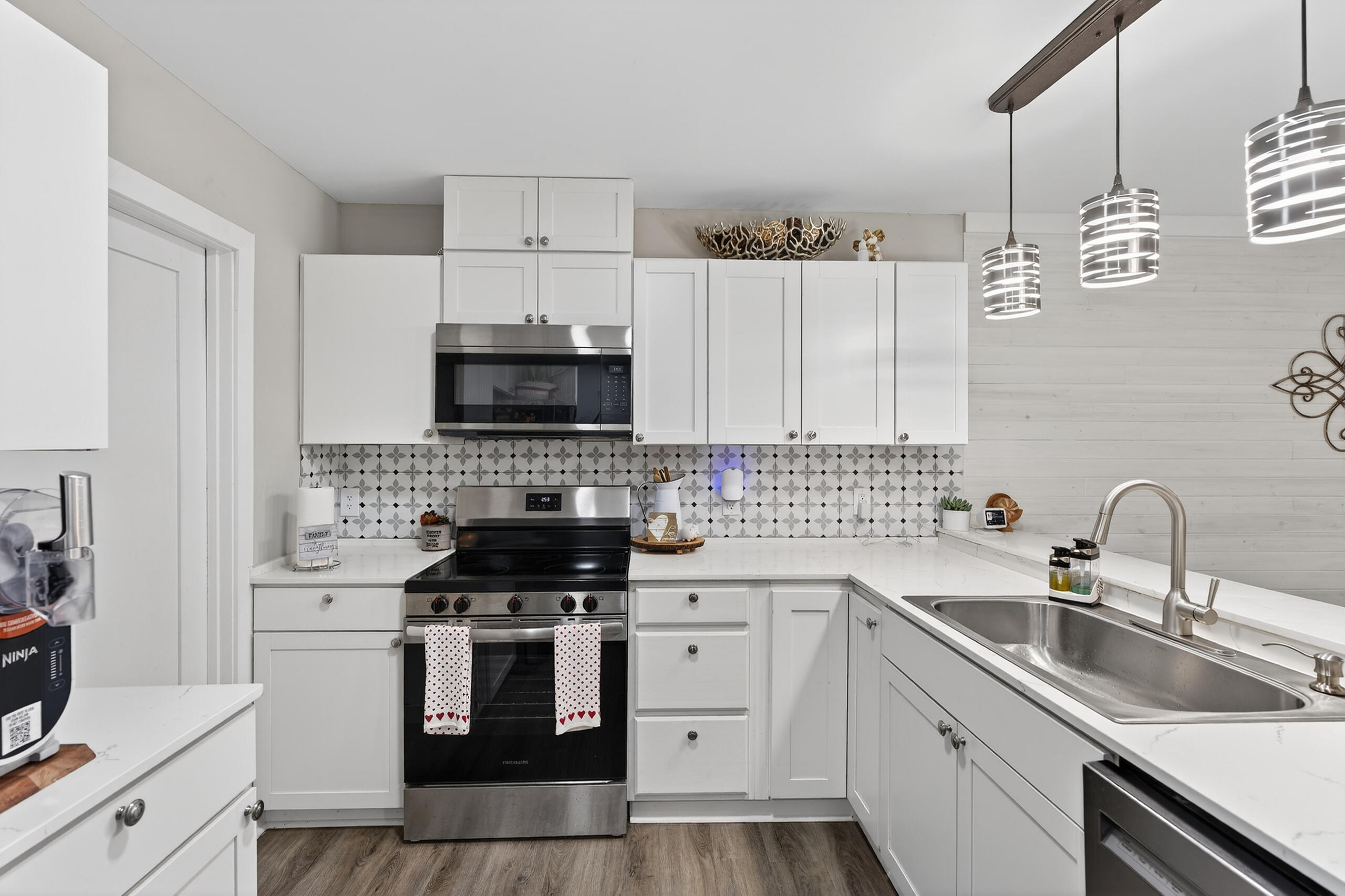 LINCOLN BAYOU PATIO HOMES - Residential