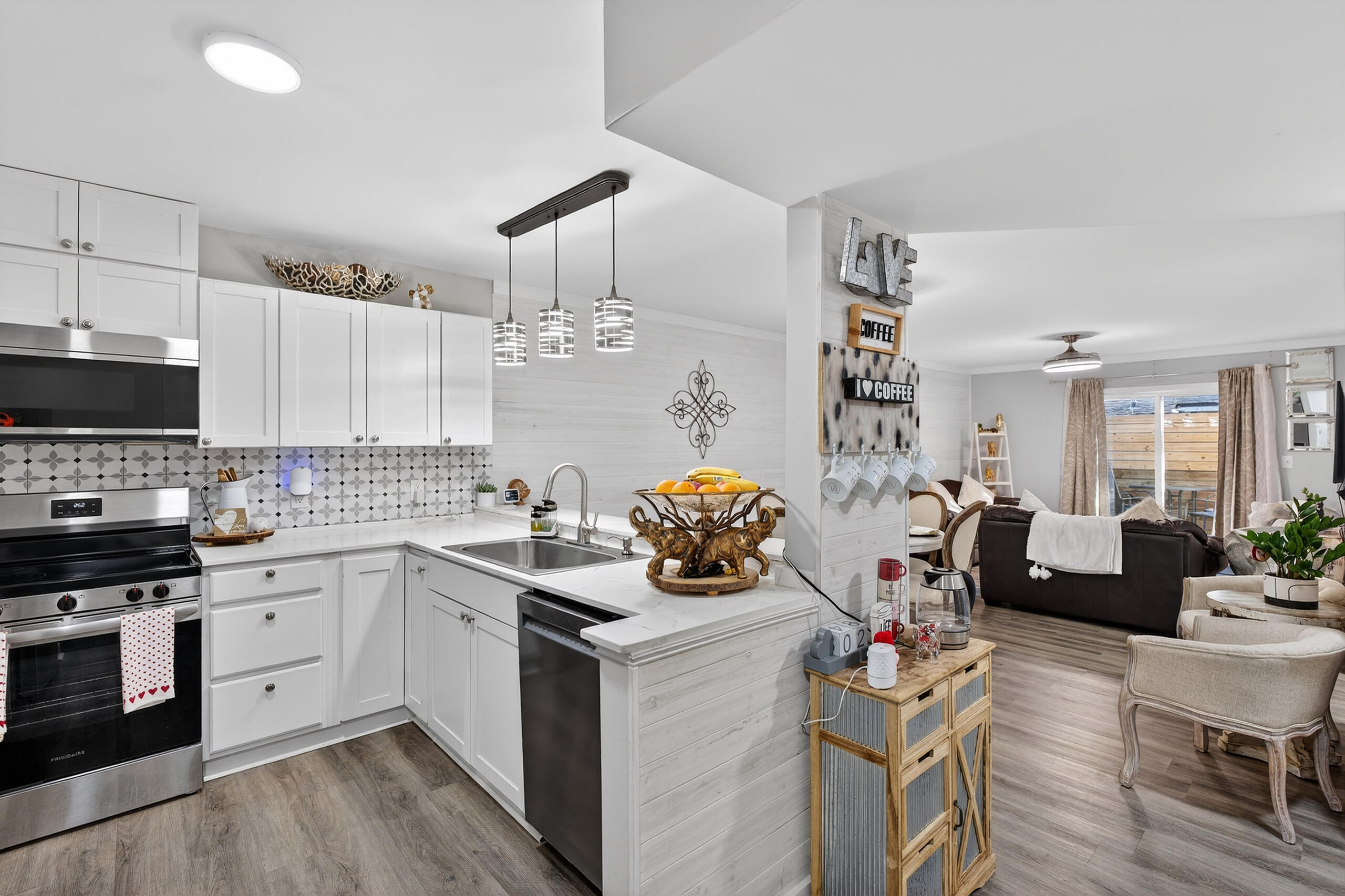 LINCOLN BAYOU PATIO HOMES - Residential