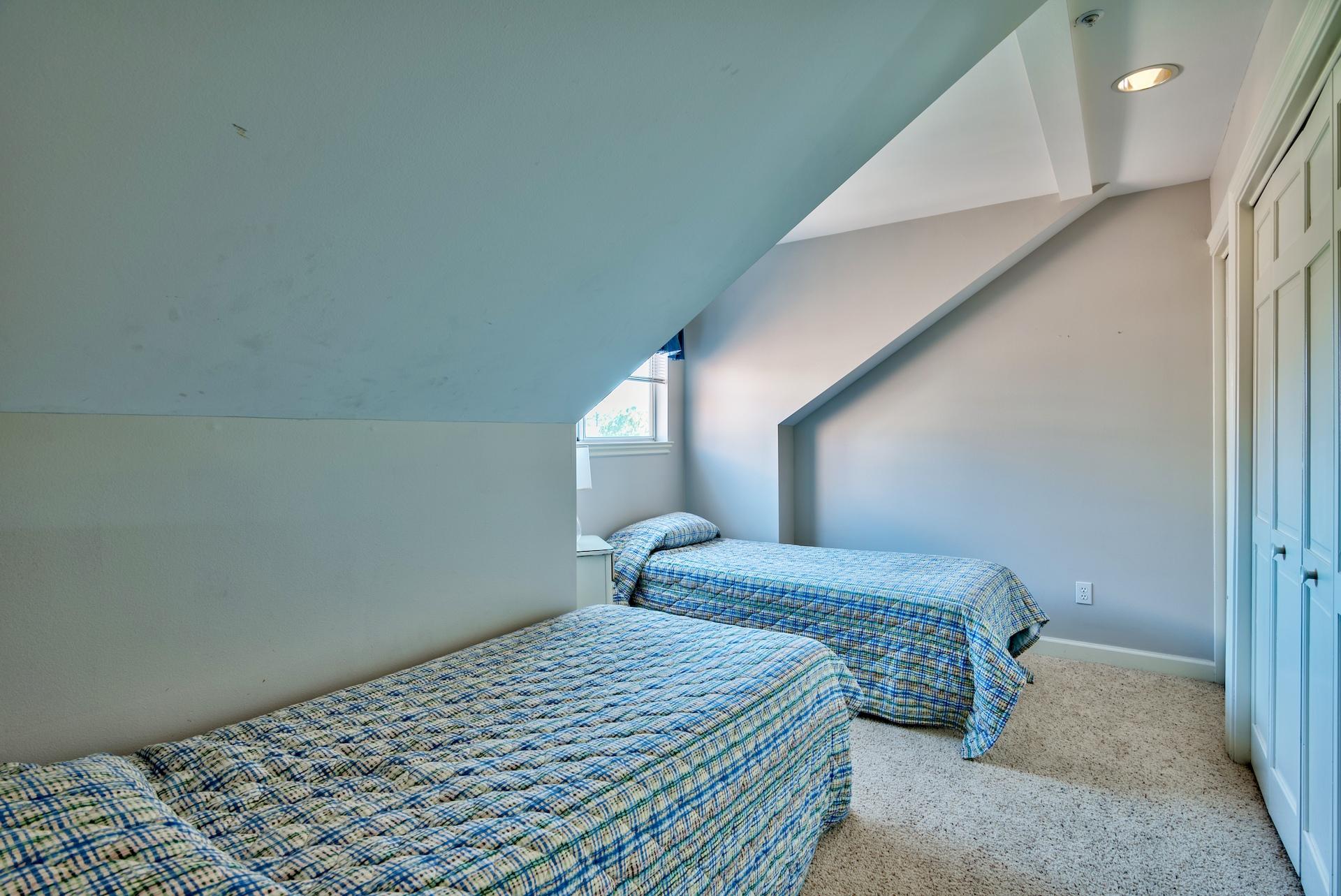 TURNBERRY VILLAS CONDO - Residential