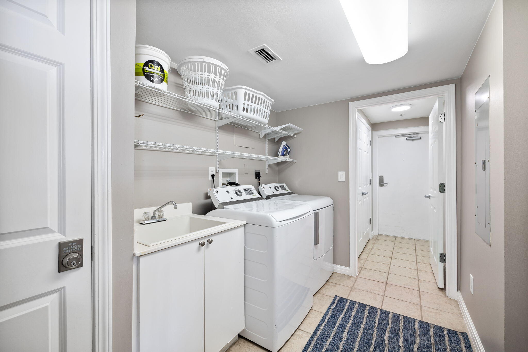 ST. MAARTEN AT SILVER SHELLS - Residential