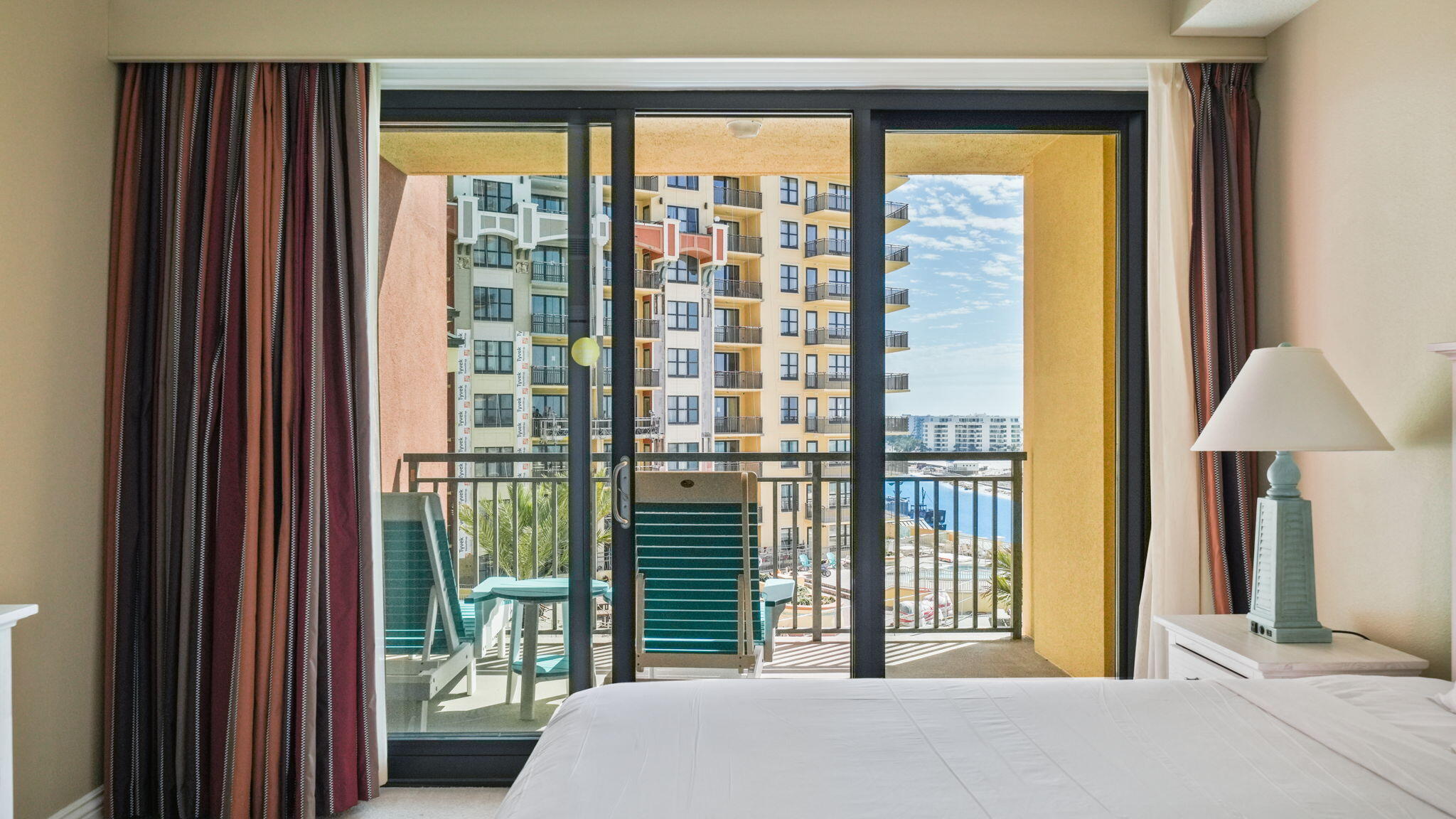 EMERALD GRANDE - Residential