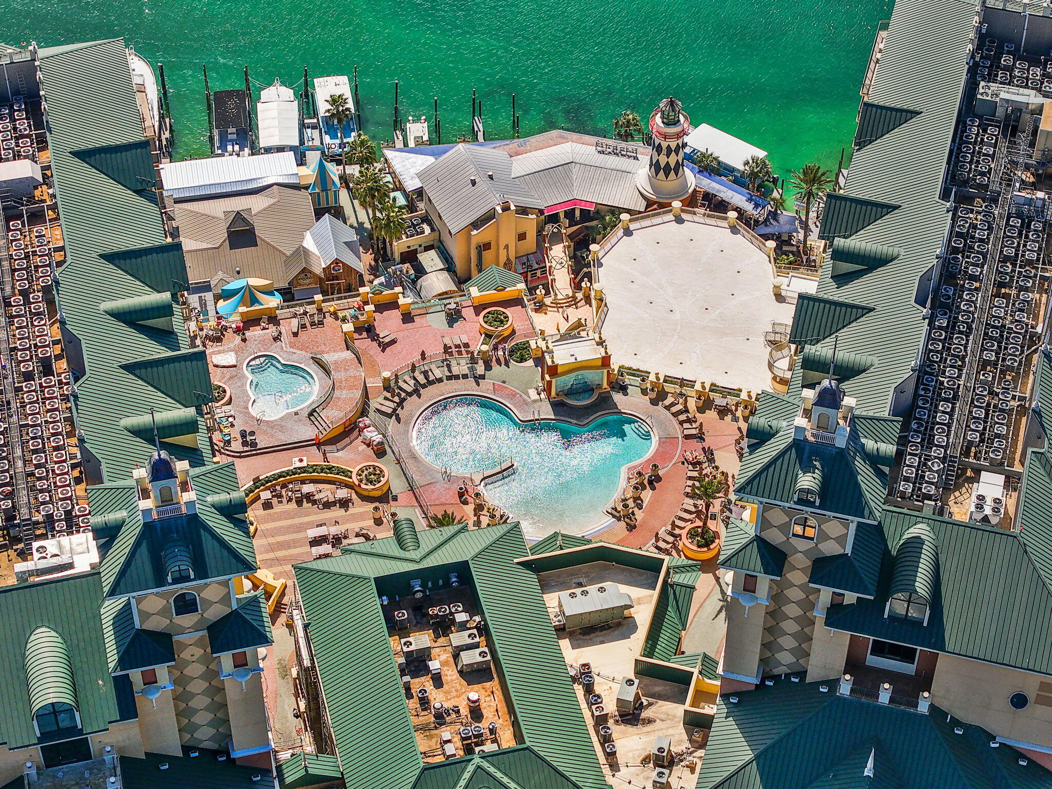 EMERALD GRANDE - Residential