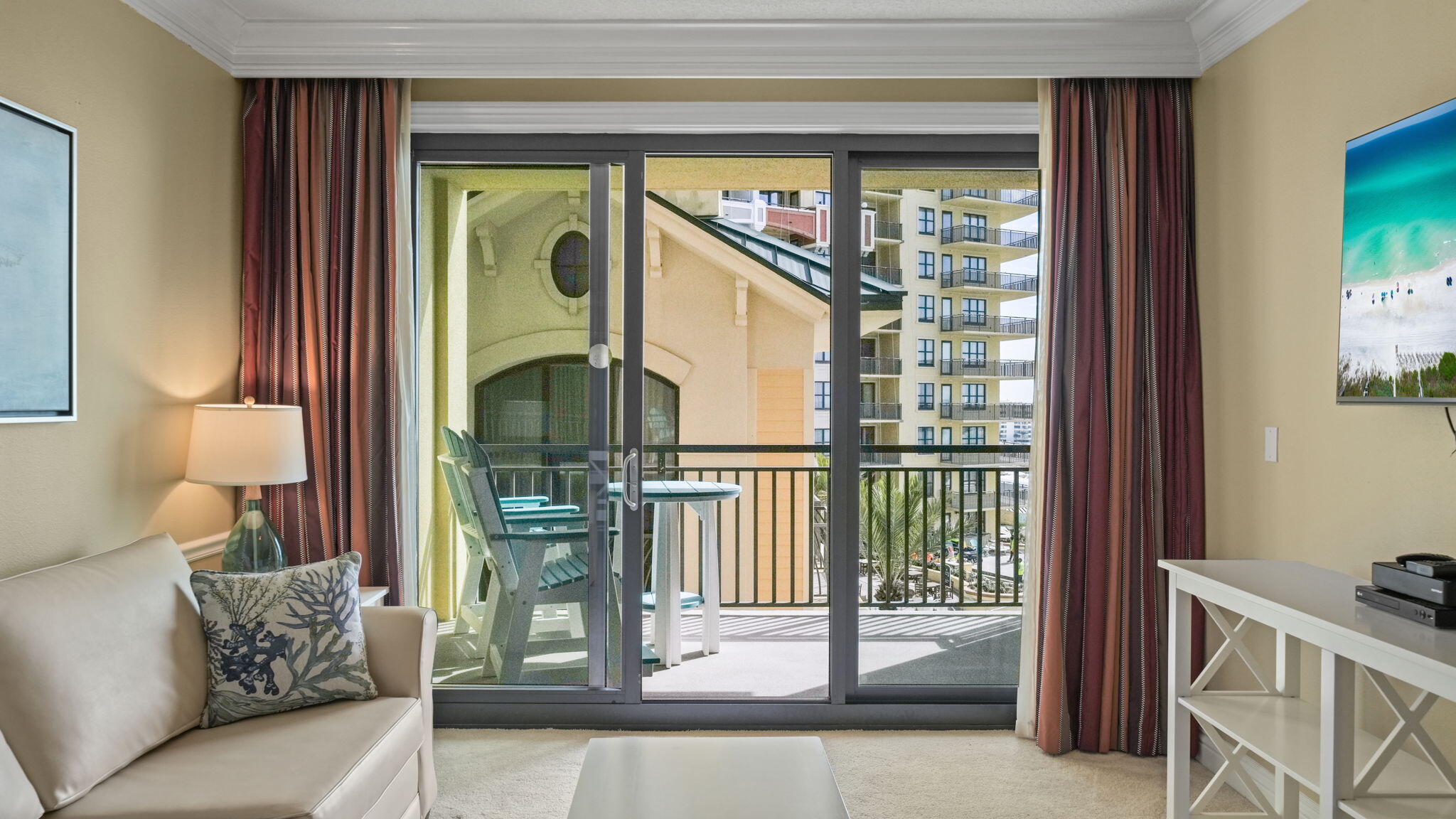 EMERALD GRANDE - Residential