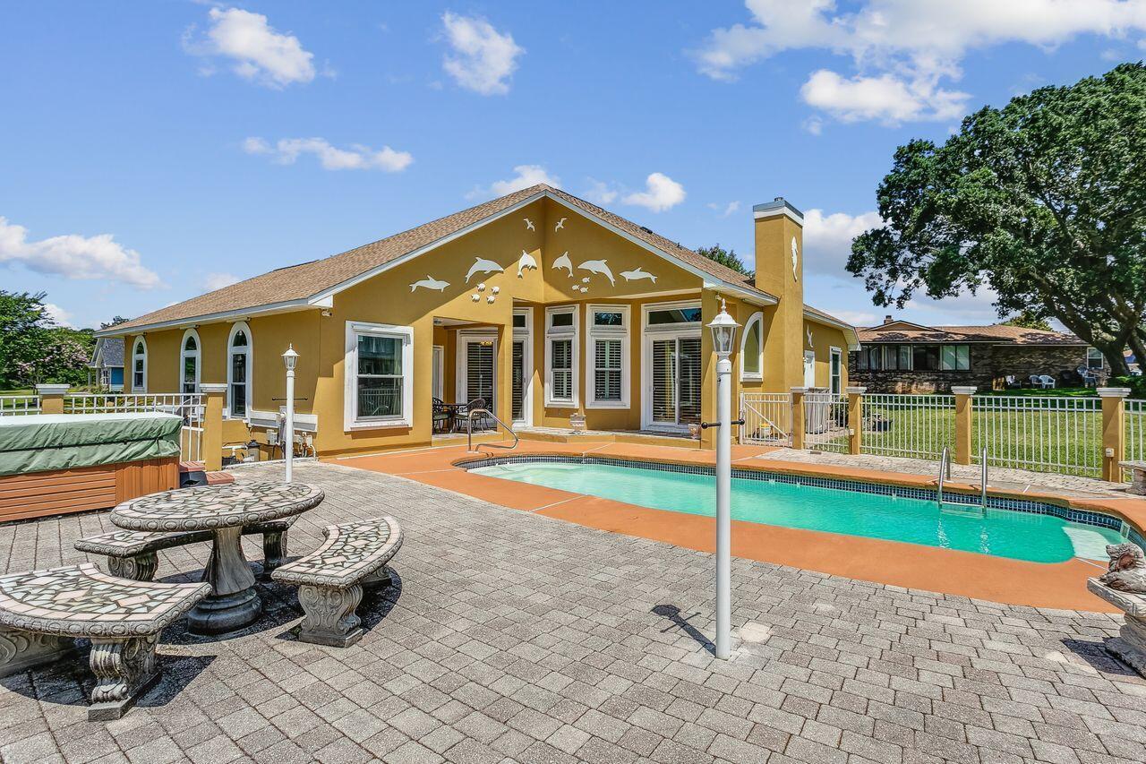 MARTHA'S COVE - Residential