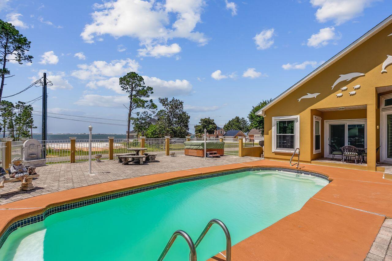 MARTHA'S COVE - Residential