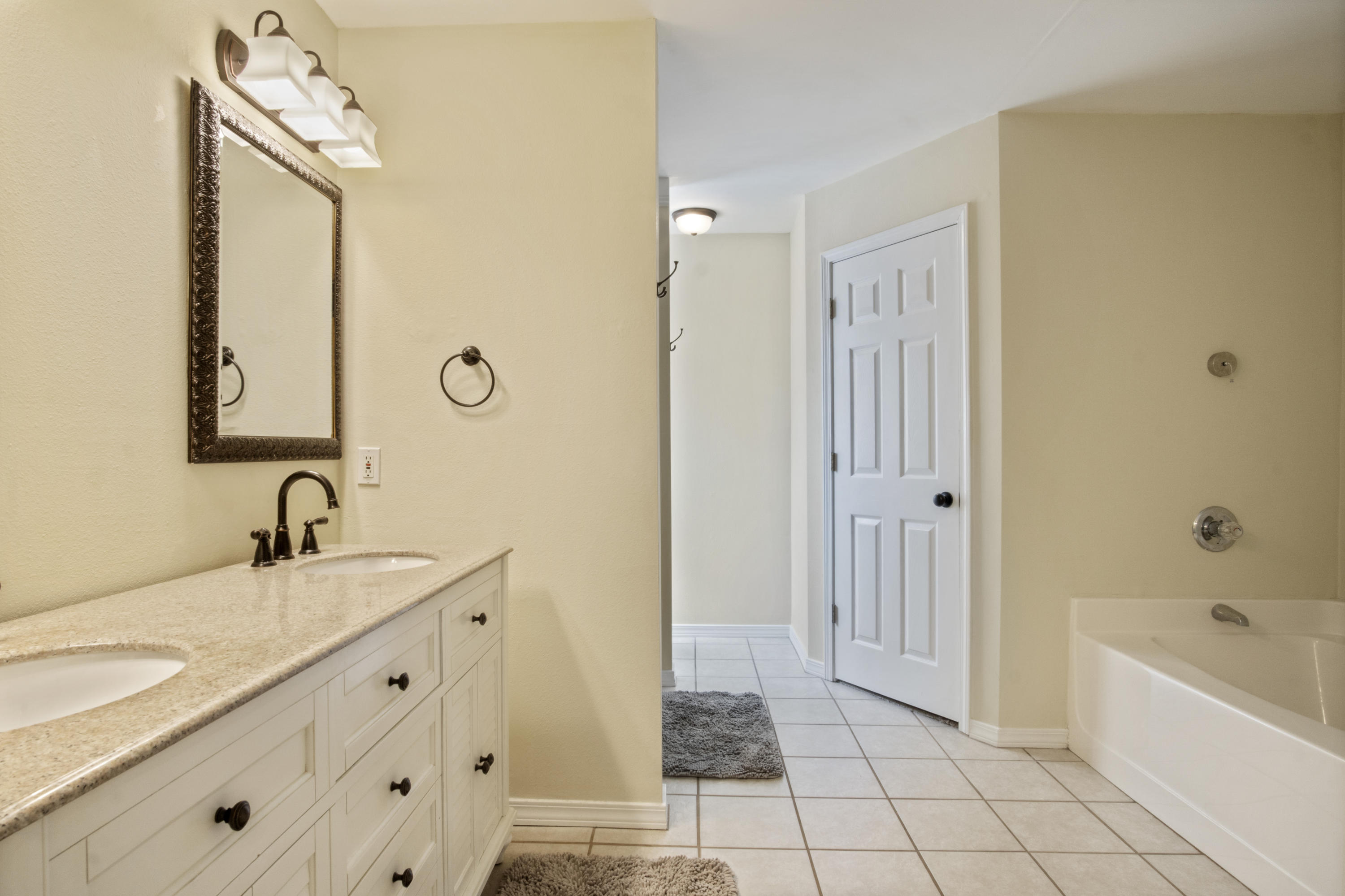 SHADOW OAK S/D - Residential