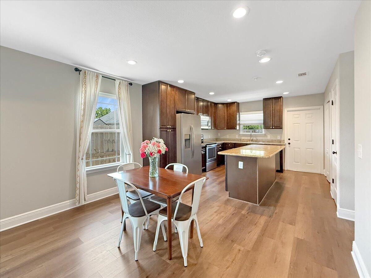 SHADOW LAKES - Residential