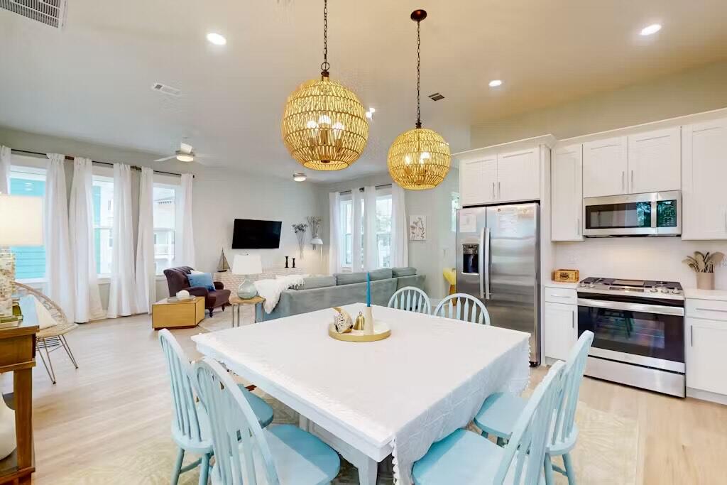 Lagoon Manor - Residential Lease