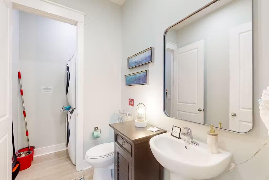 Lagoon Manor - Residential Lease