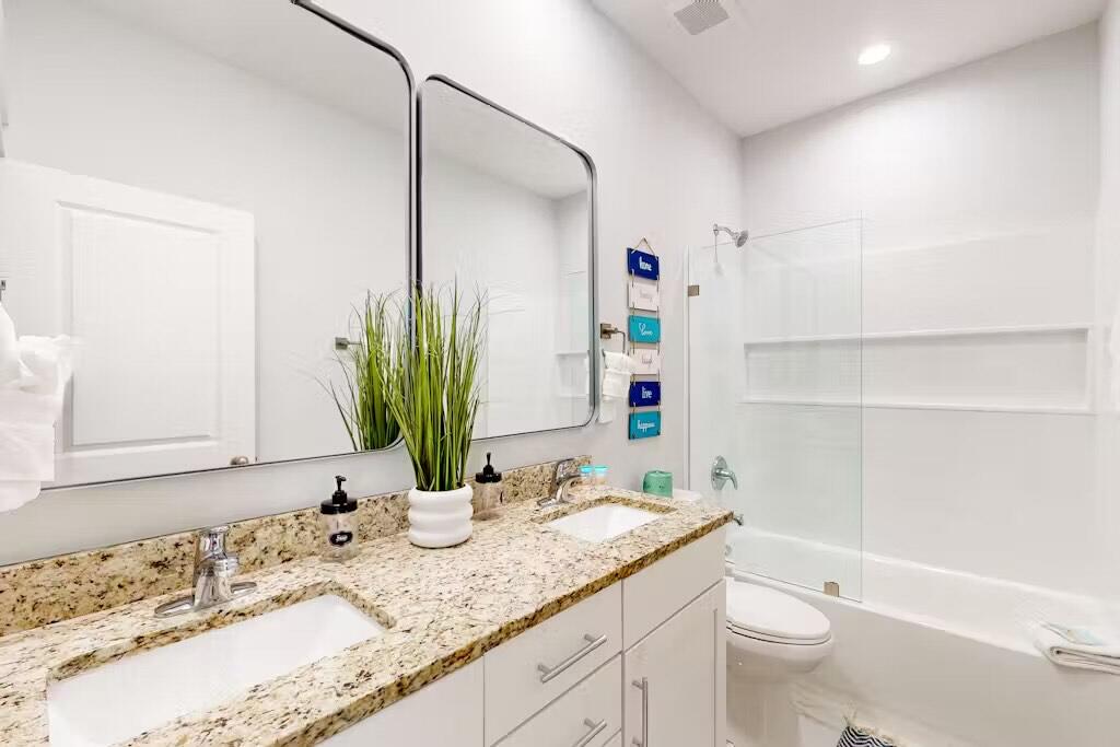 Lagoon Manor - Residential Lease