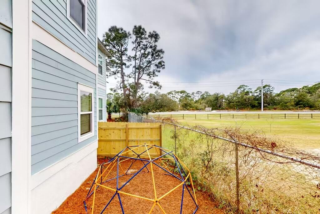 Lagoon Manor - Residential Lease