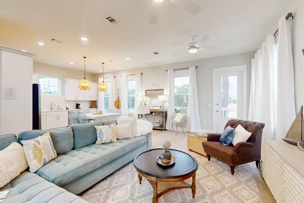 Lagoon Manor - Residential Lease