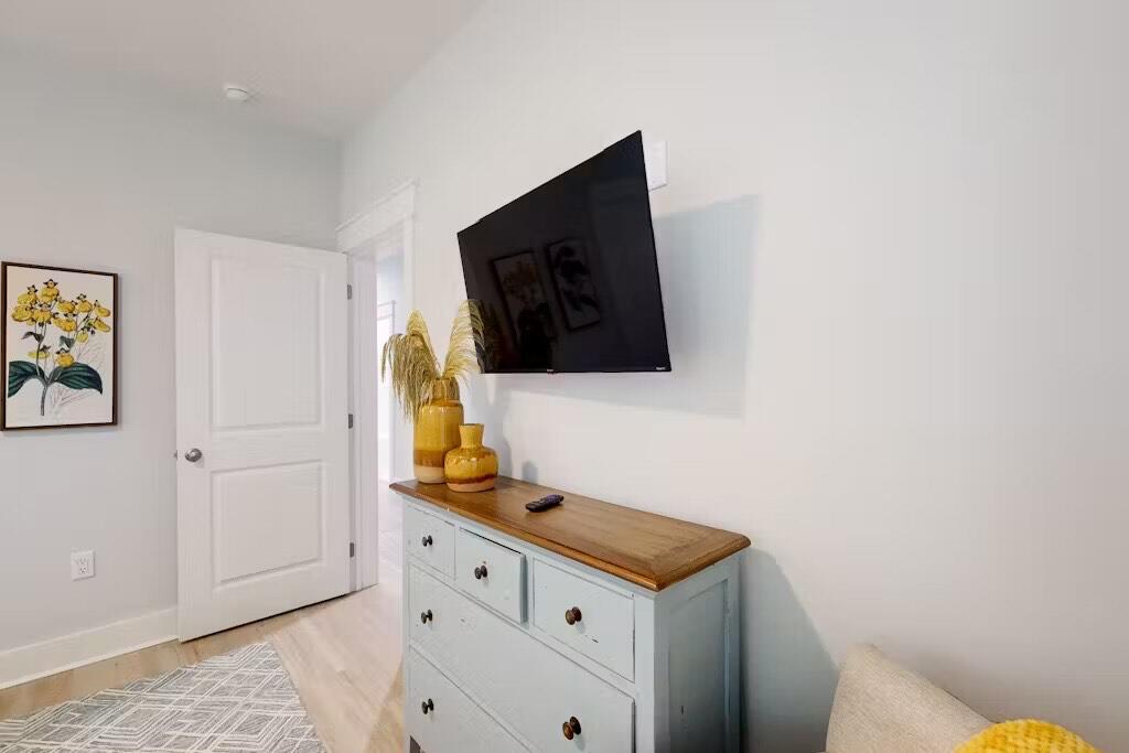 Lagoon Manor - Residential Lease