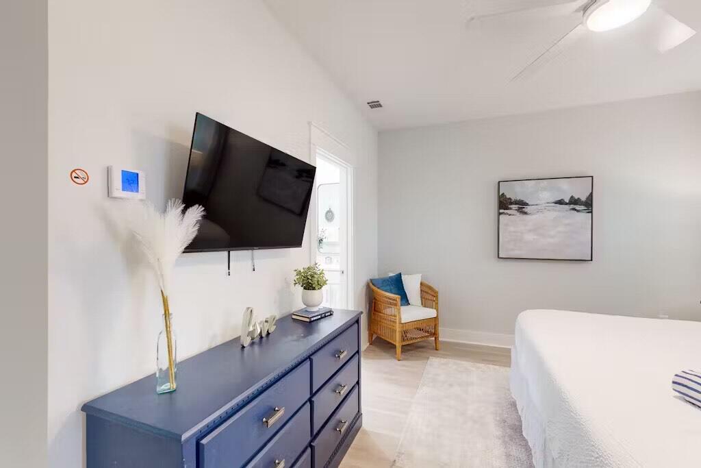 Lagoon Manor - Residential Lease
