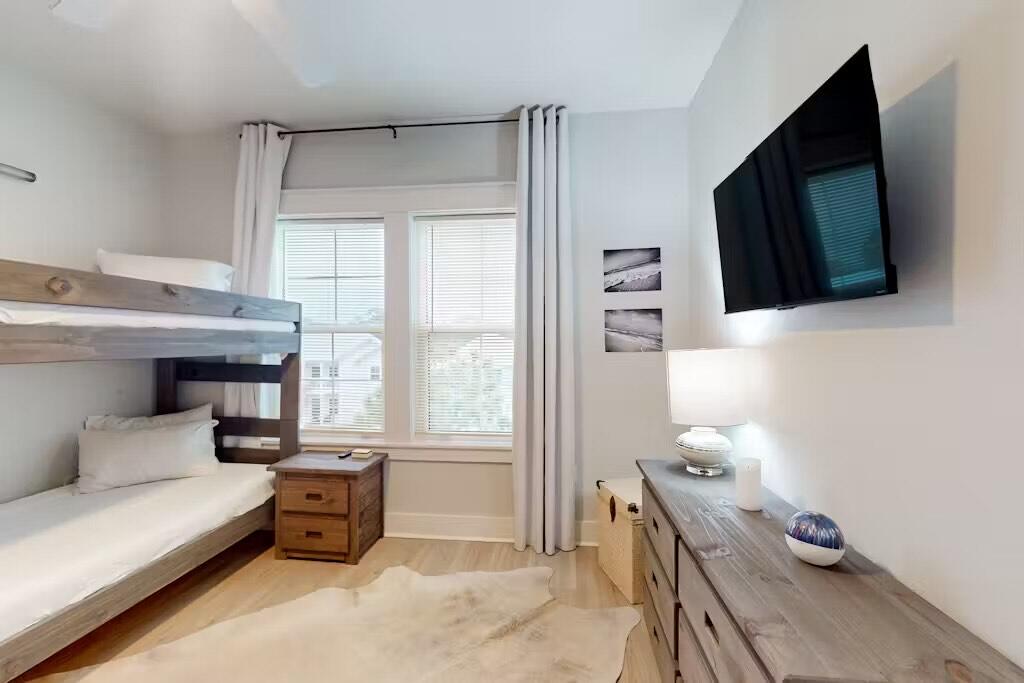 Lagoon Manor - Residential Lease