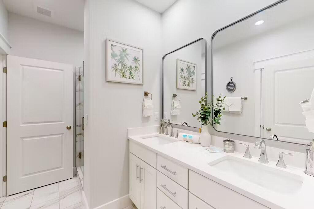 Lagoon Manor - Residential Lease