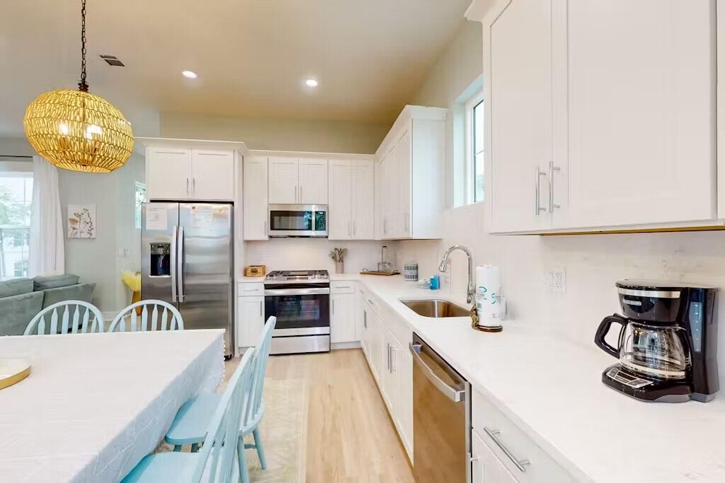 Lagoon Manor - Residential Lease
