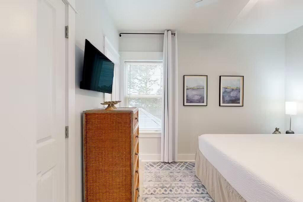 Lagoon Manor - Residential Lease