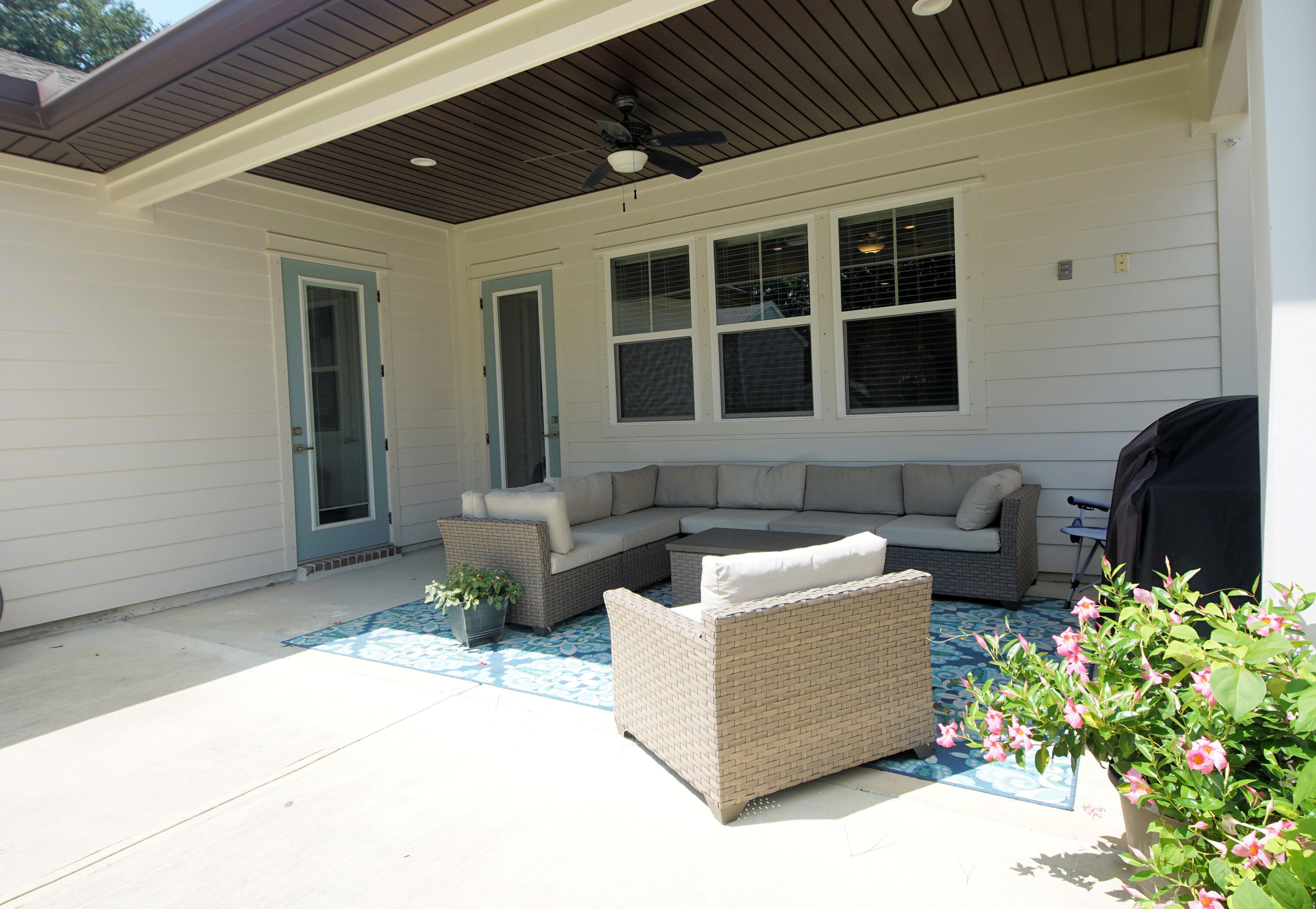 MAGNOLIA ESTATES - Residential